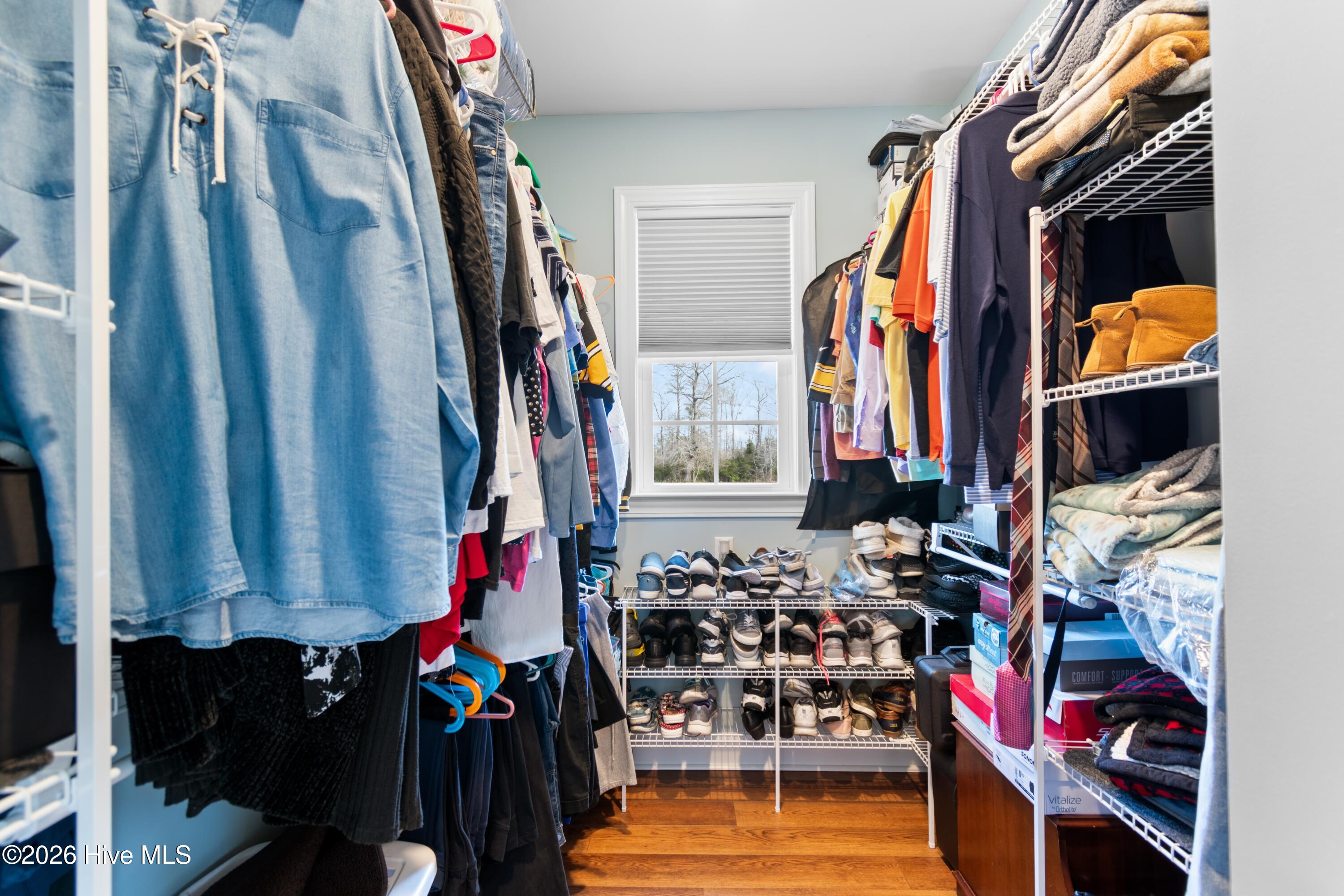 100548806 | Photo 27