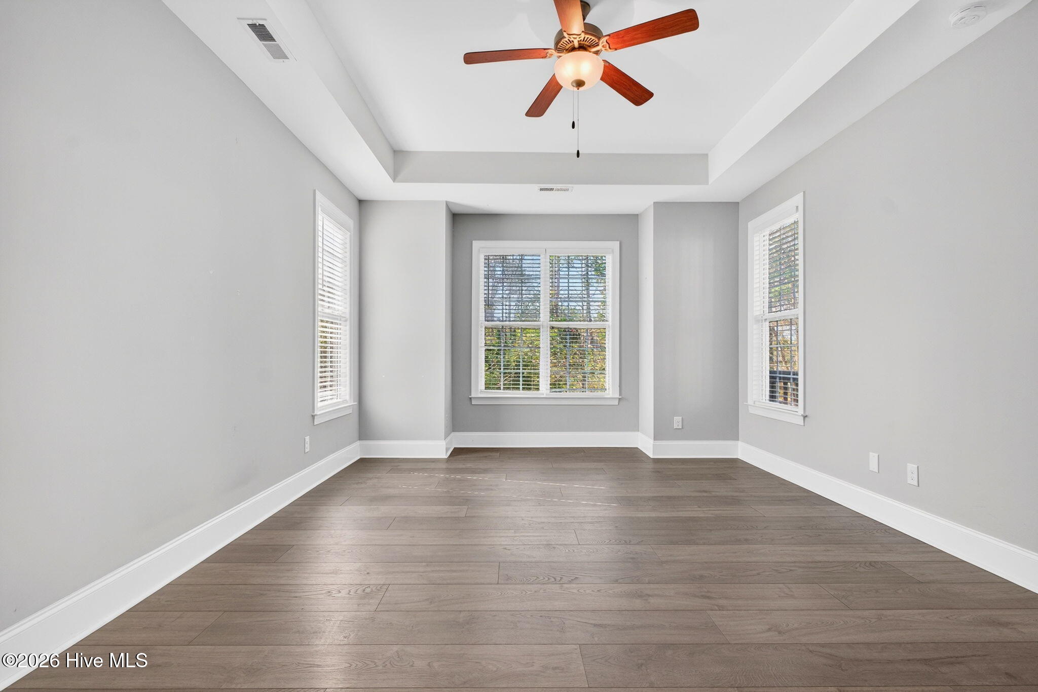 100563252 | Photo 23