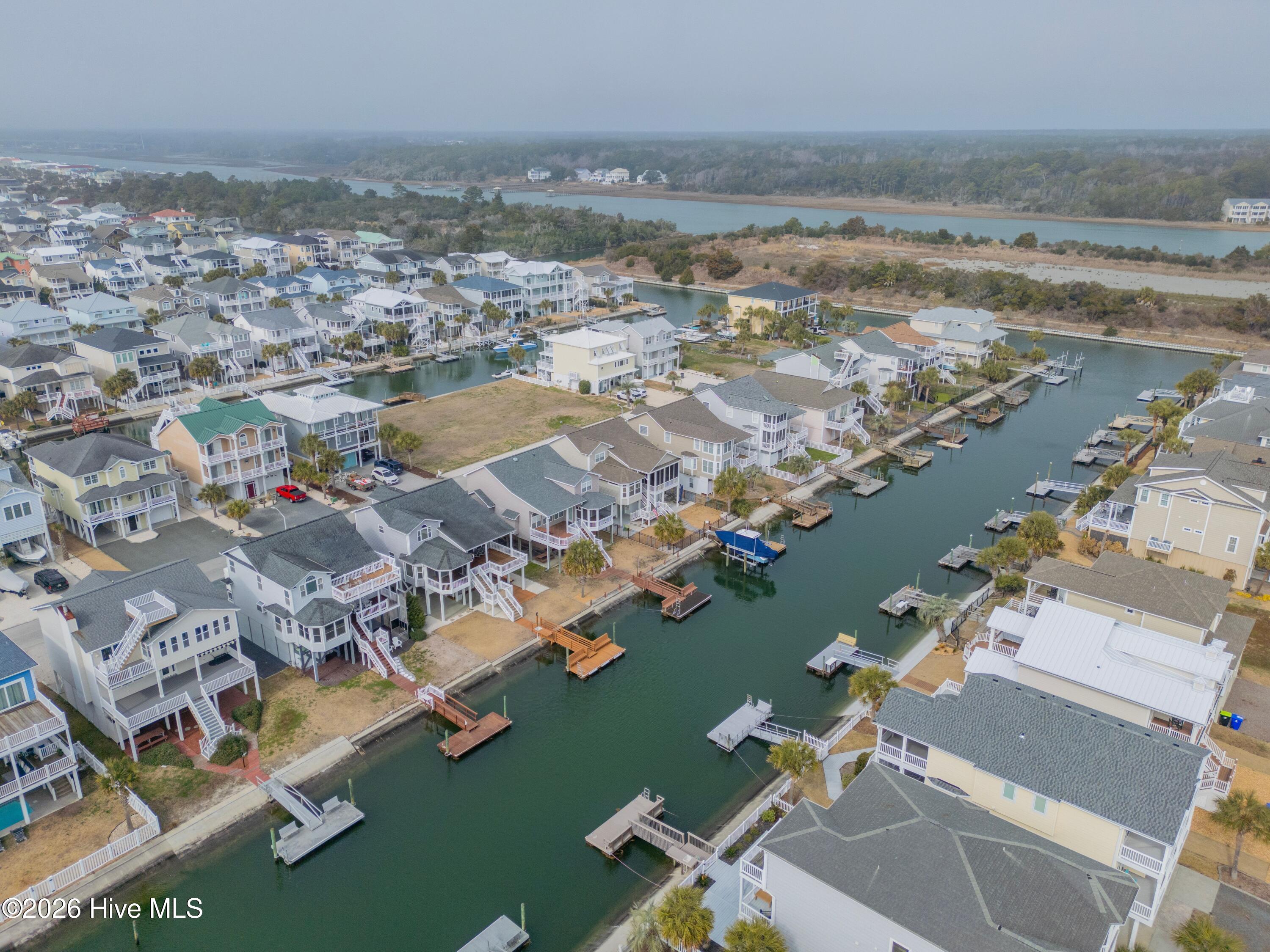 100556301 | Photo 33