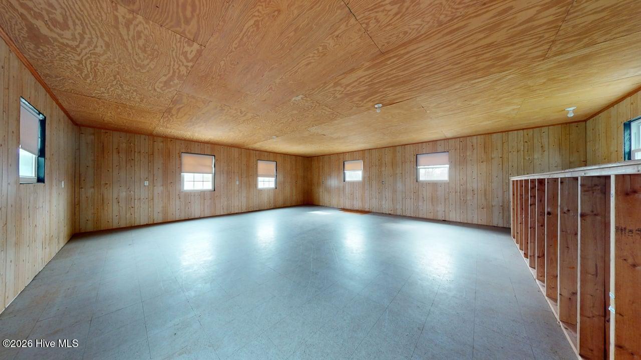 100557850 | Photo 29