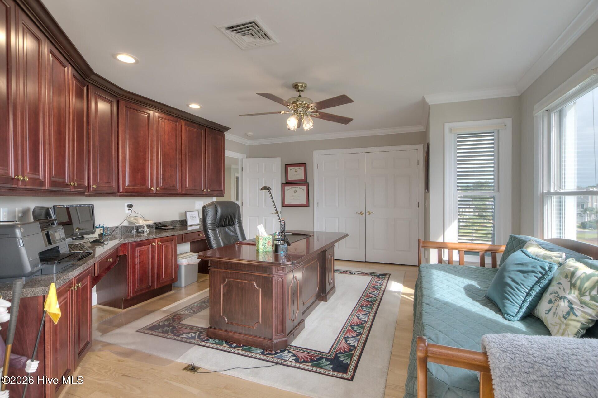 100553459 | Photo 80