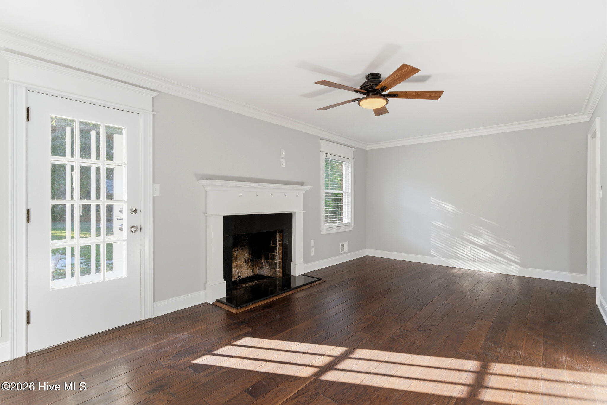 100569519 | Photo 21