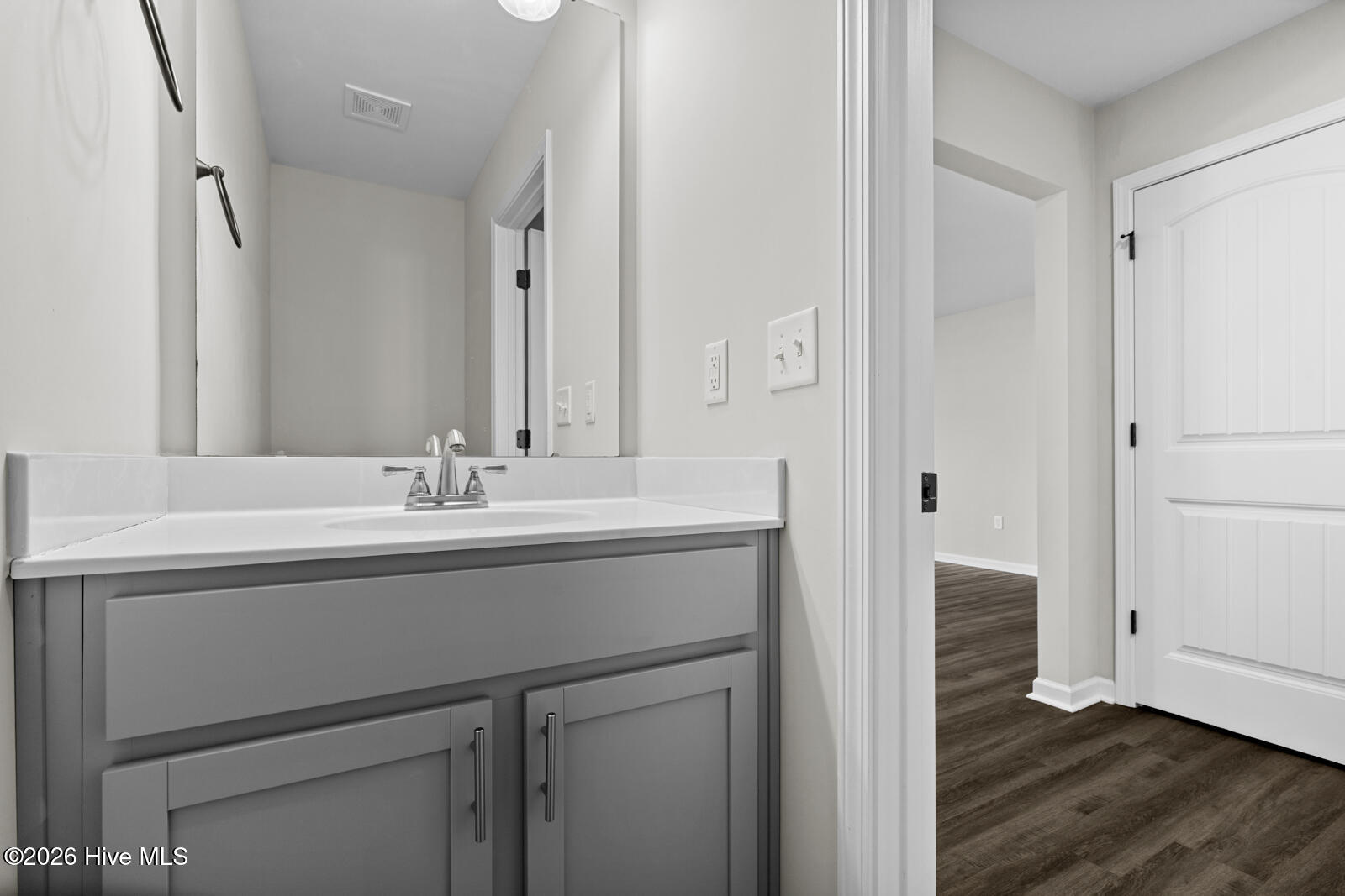 100542191 | Photo 16