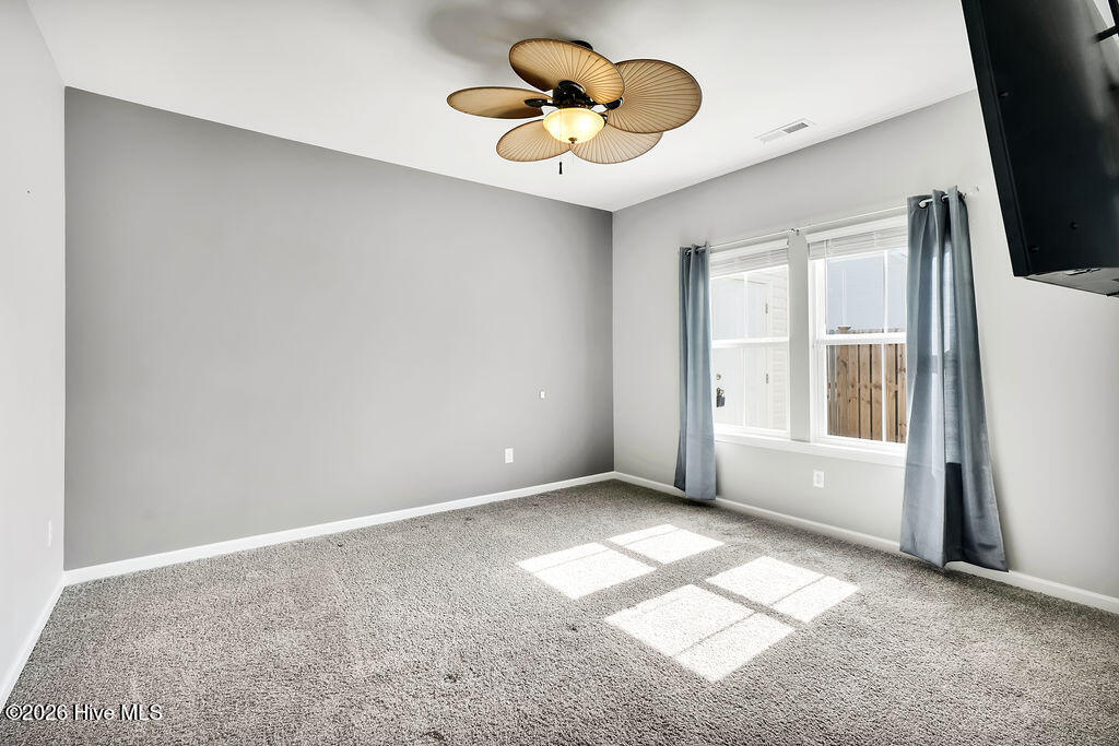 100565667 | Photo 16