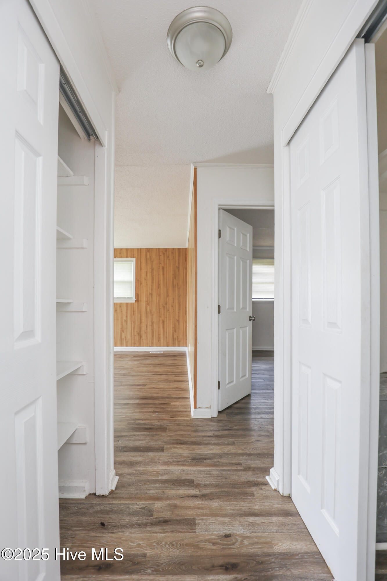 100522187 | Photo 44