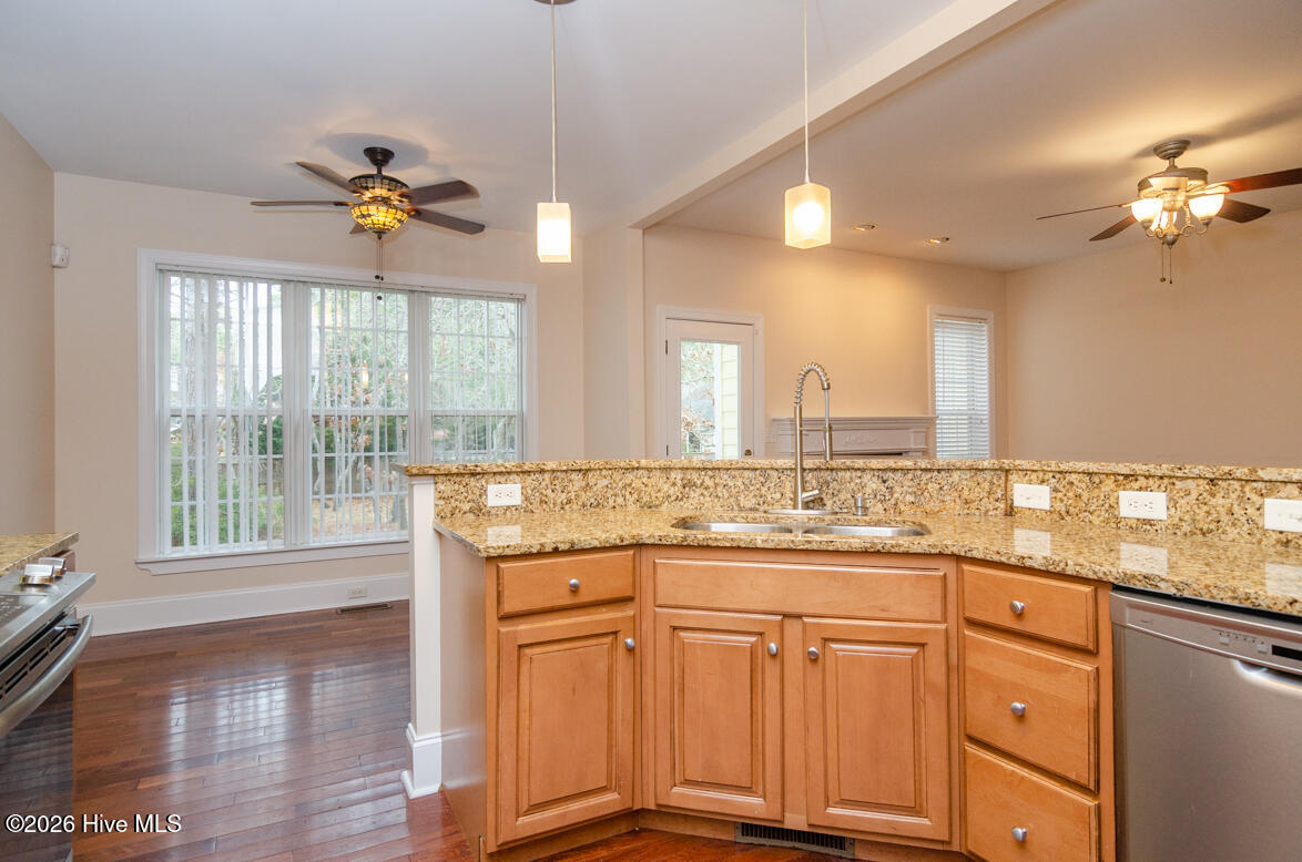 100556444 | Photo 11