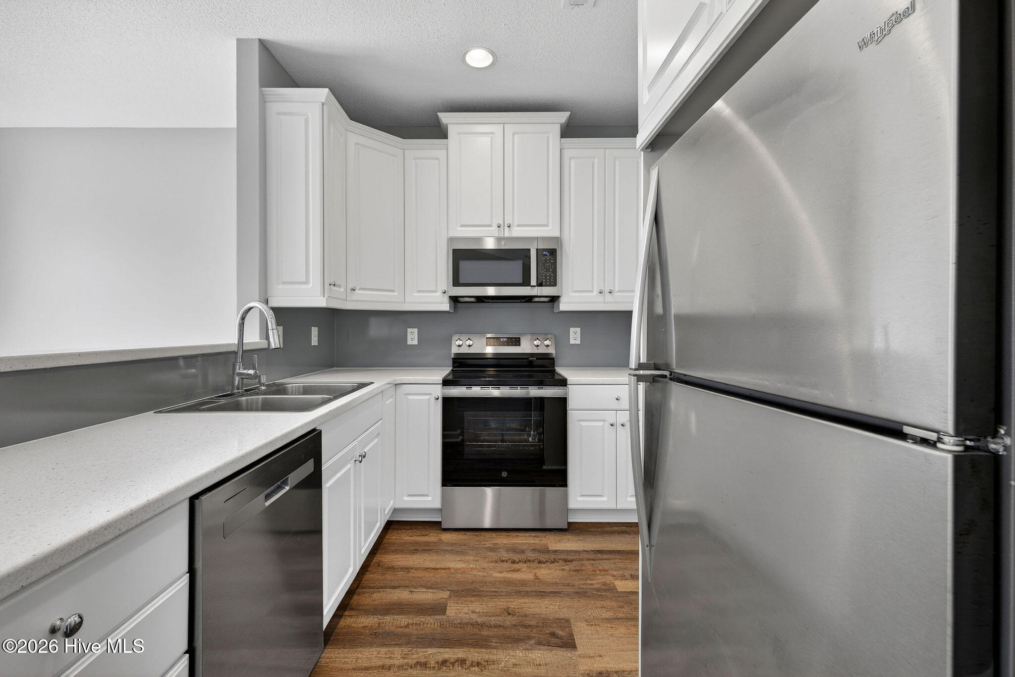 100562052 | Photo 22