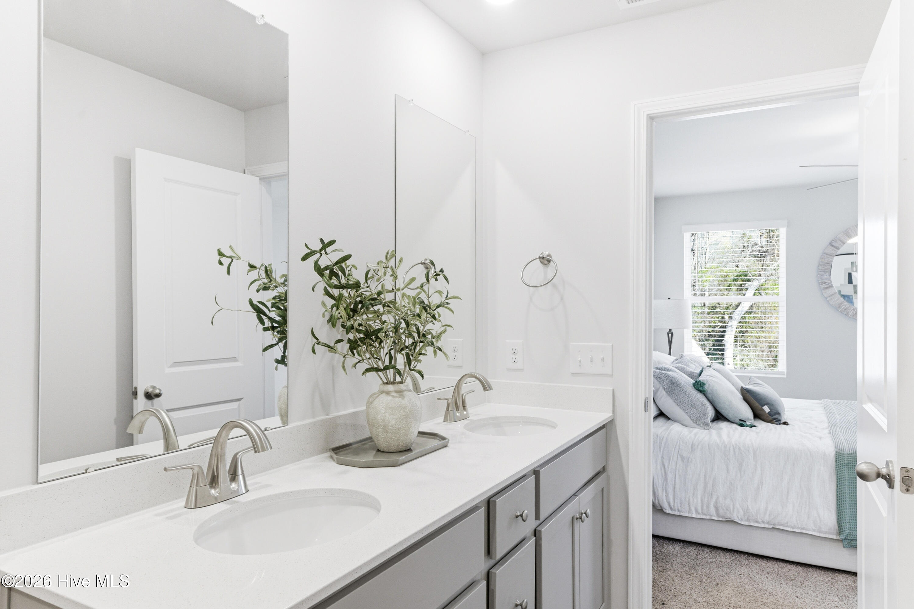 100558262 | Photo 11