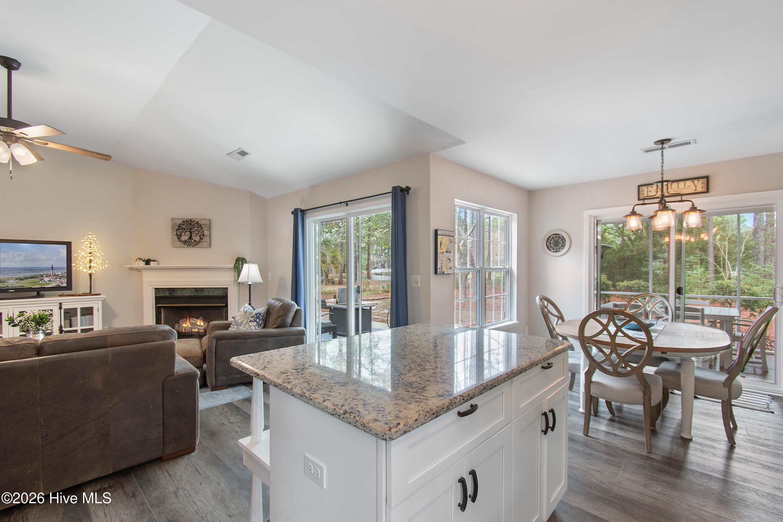 100559952 | Photo 23