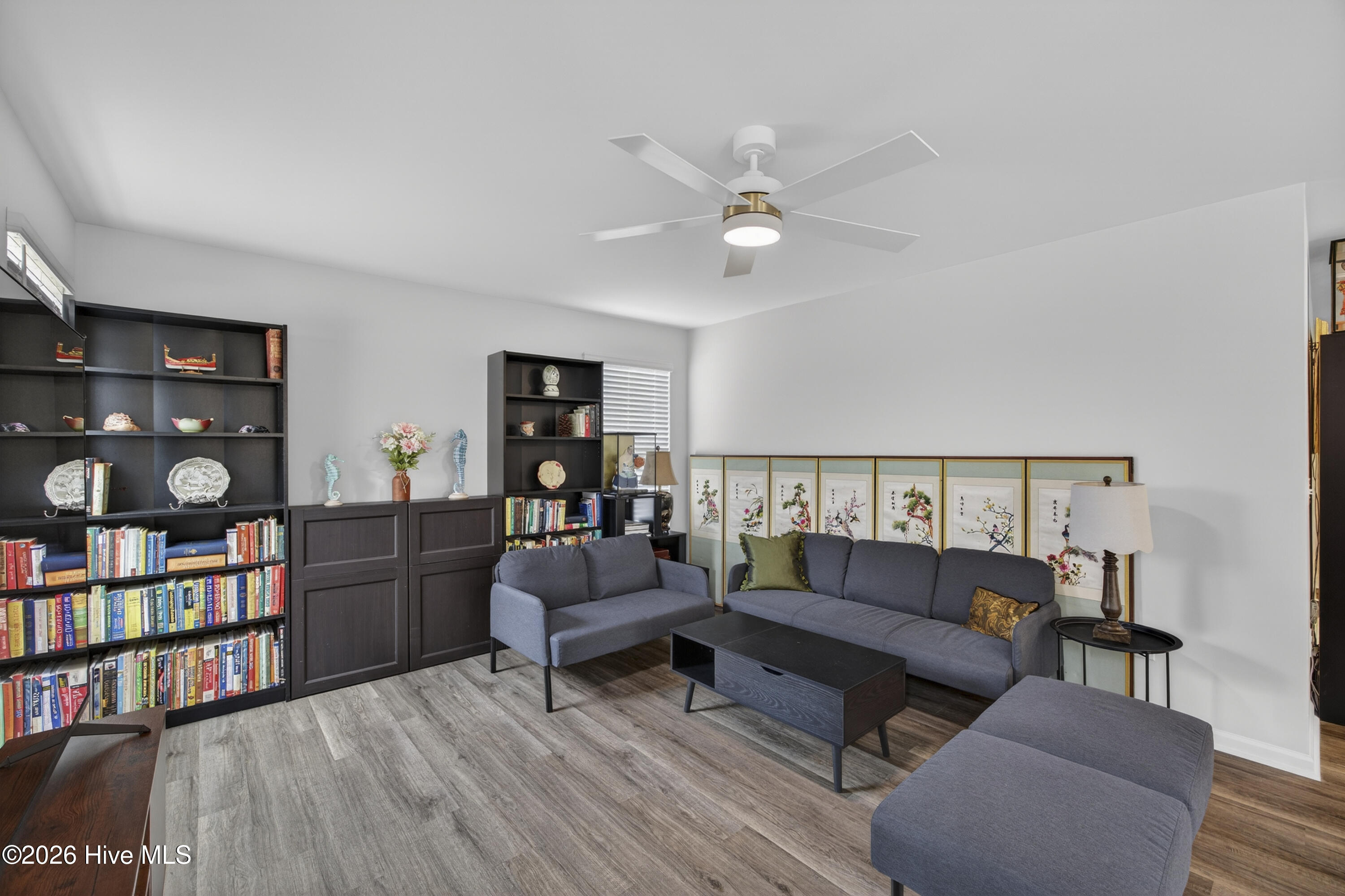 100560520 | Photo 17