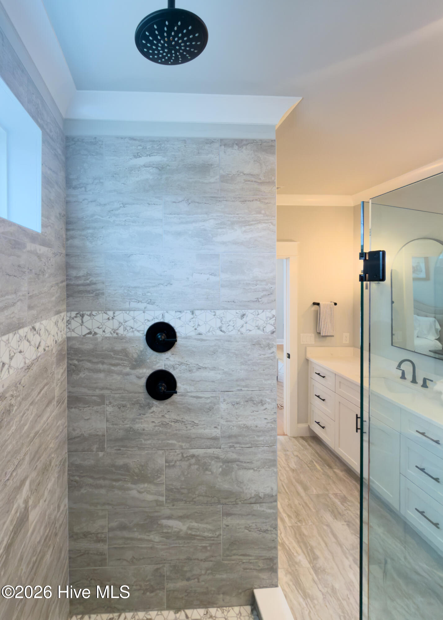 100549479 | Photo 39