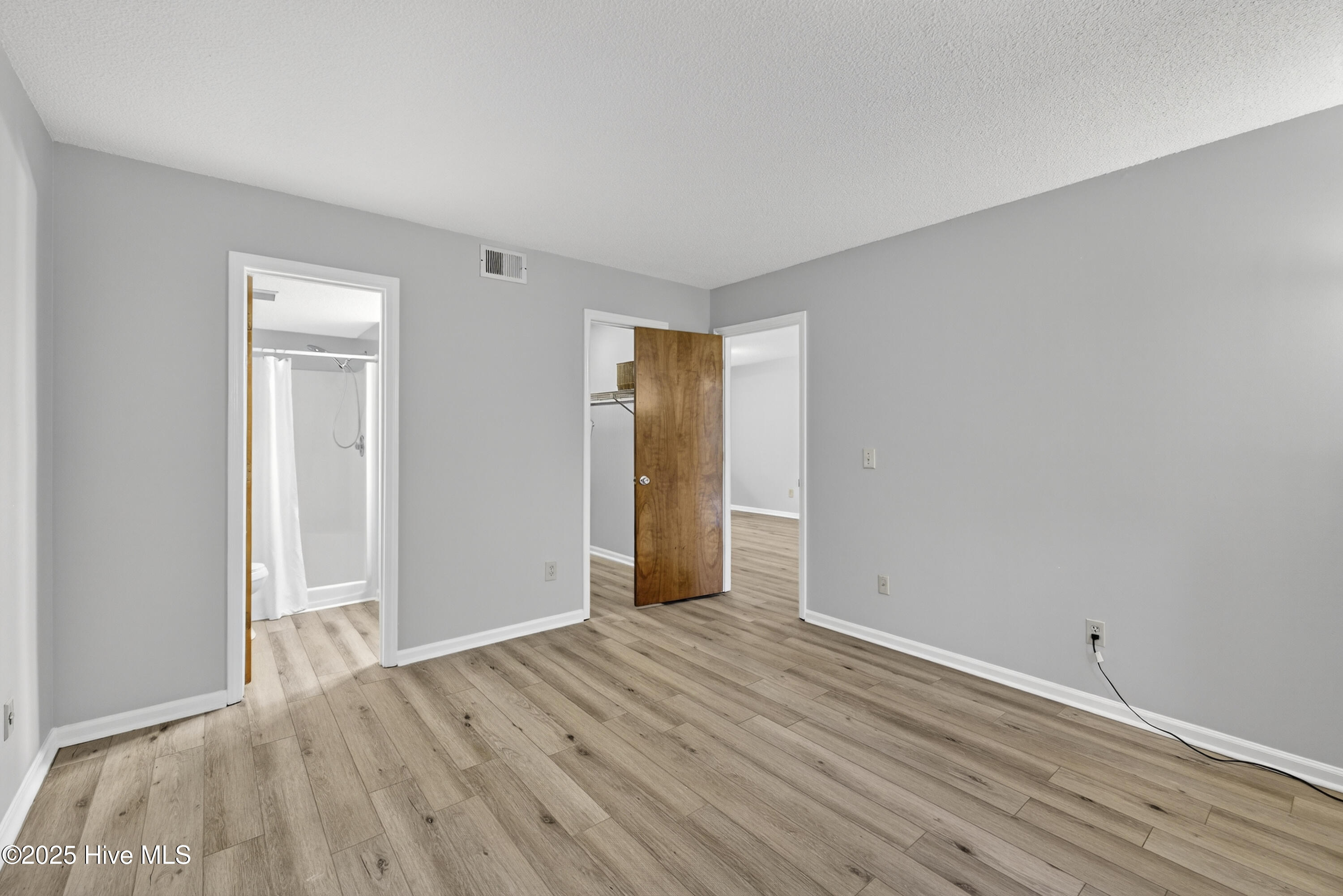 100542776 | Photo 31