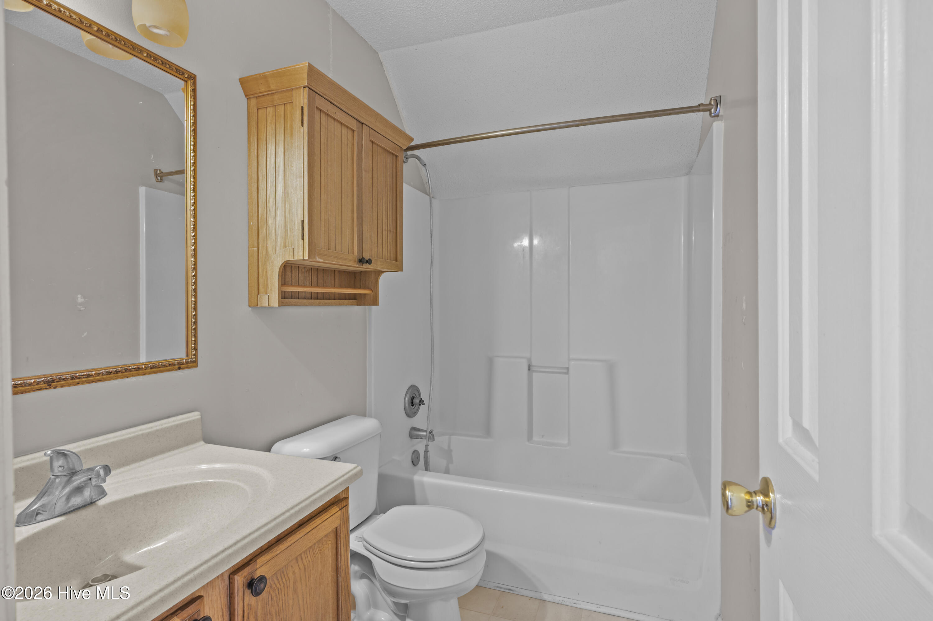 100541595 | Photo 32