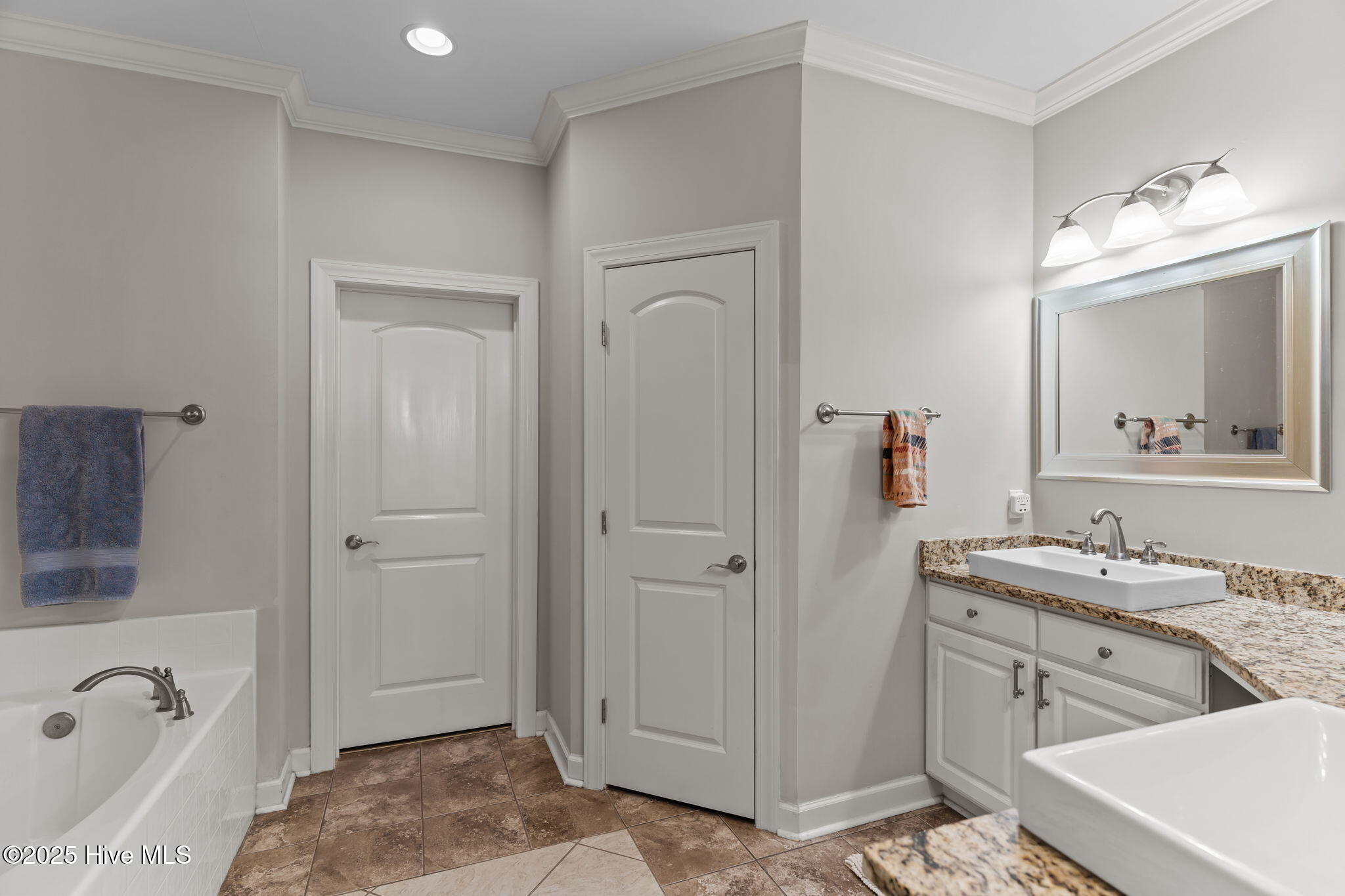 100540381 | Photo 20