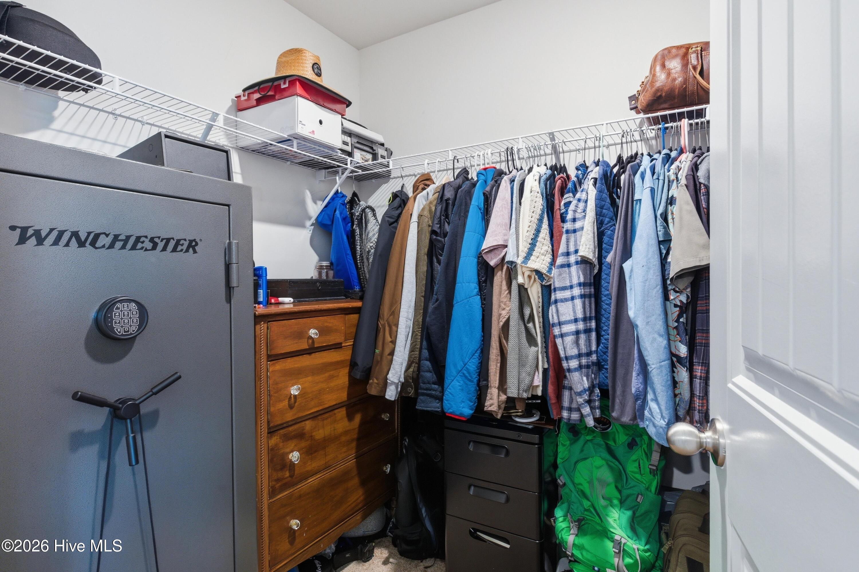 100558075 | Photo 29