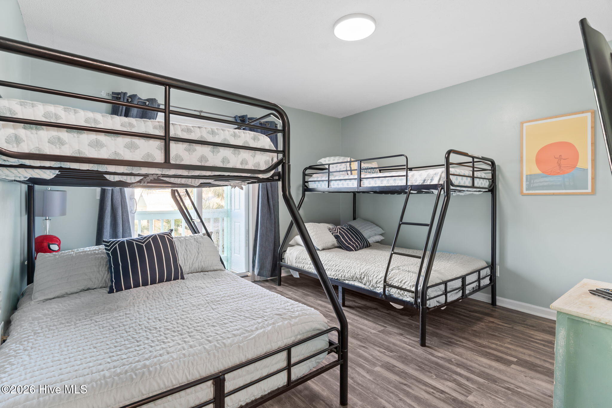 100560937 | Photo 28