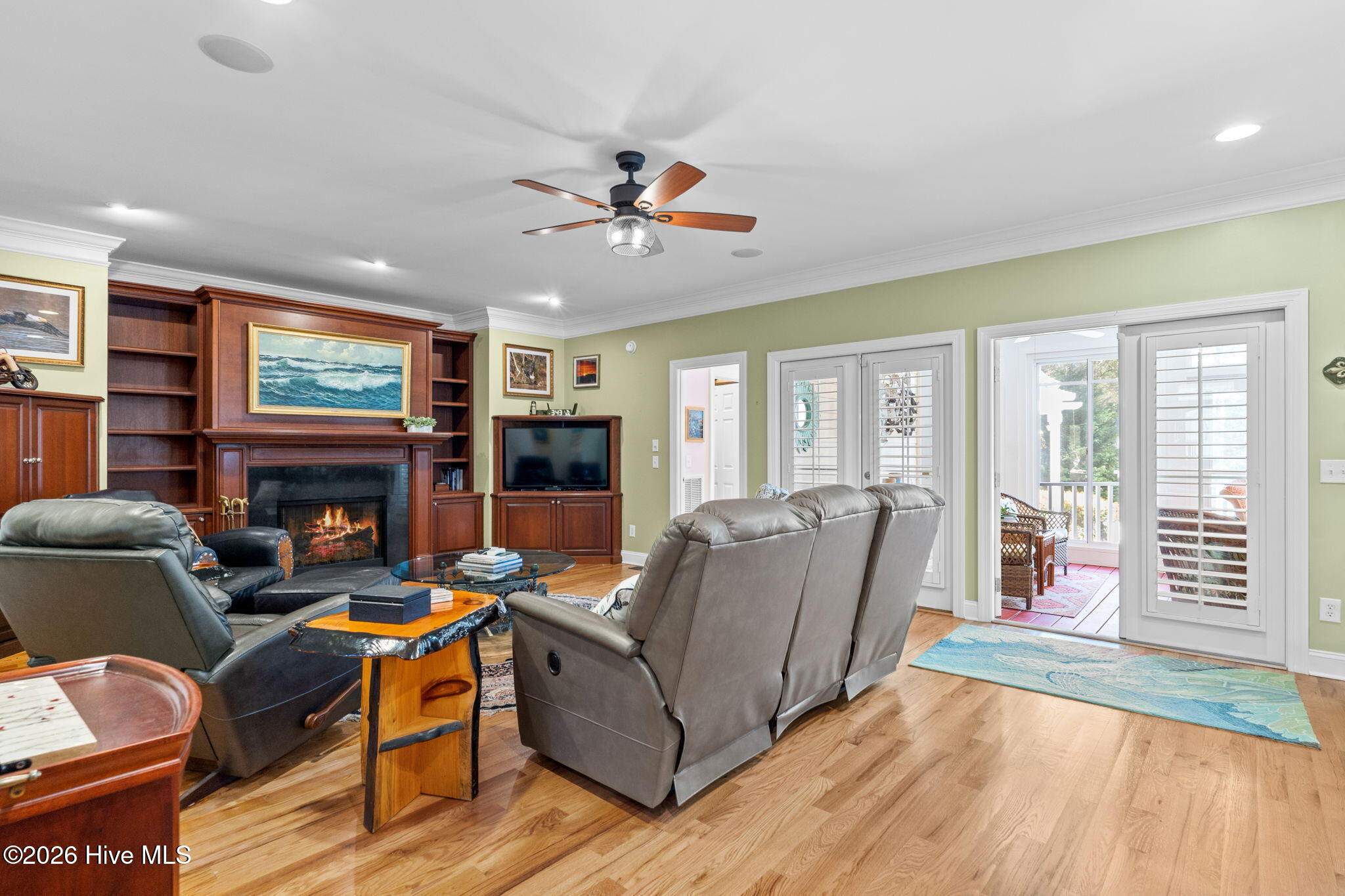 100563336 | Photo 10