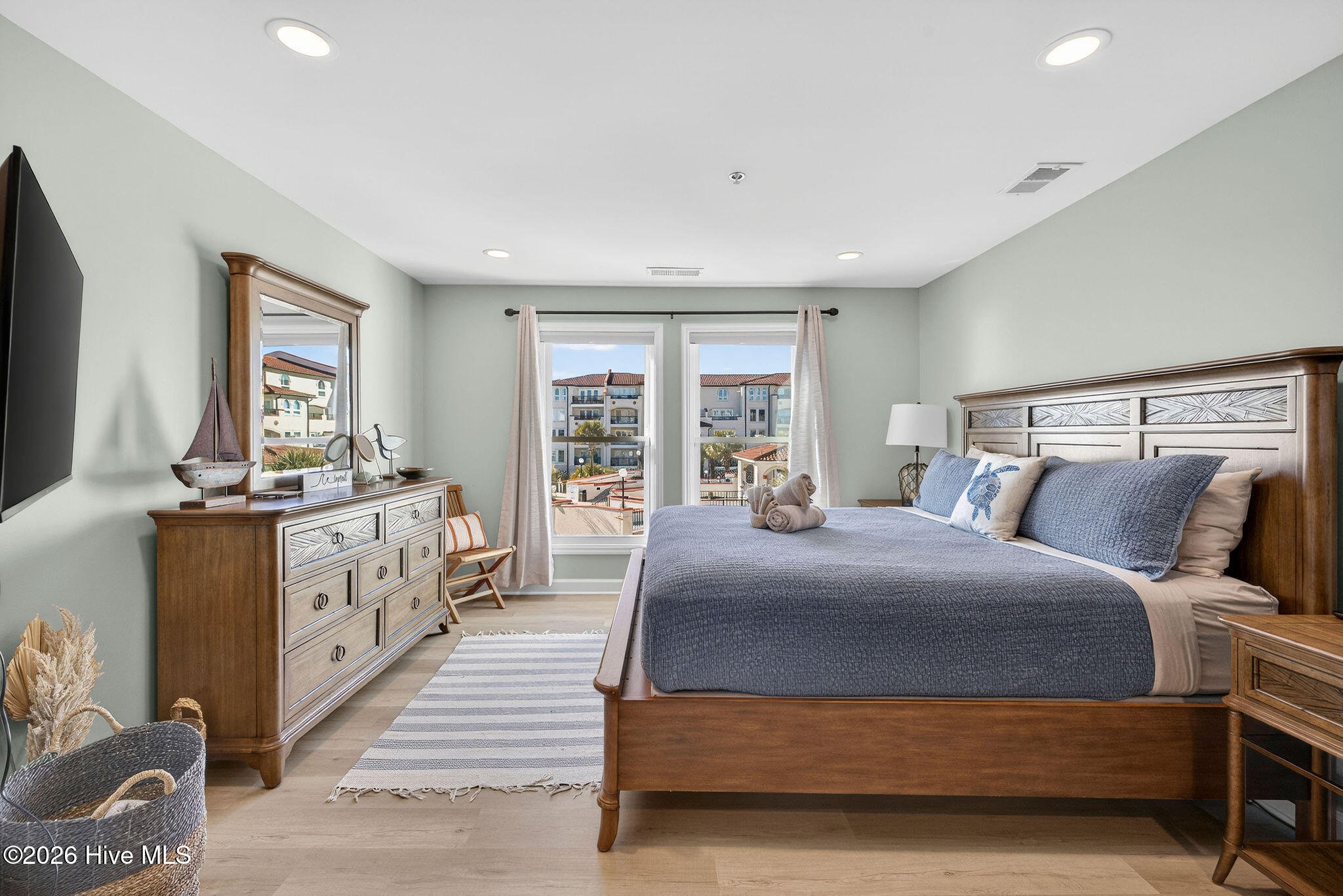 100549850 | Photo 17