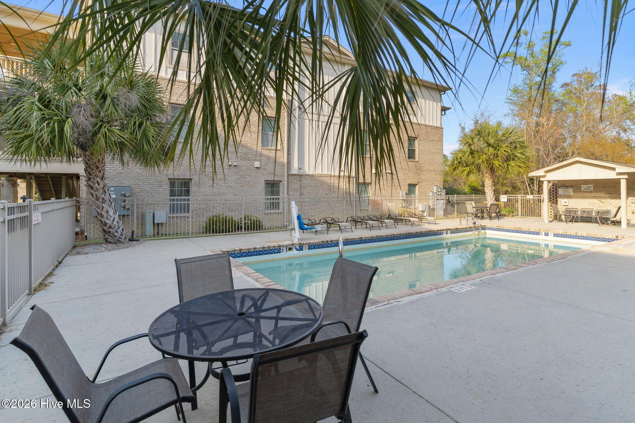 100562756 | Photo 36