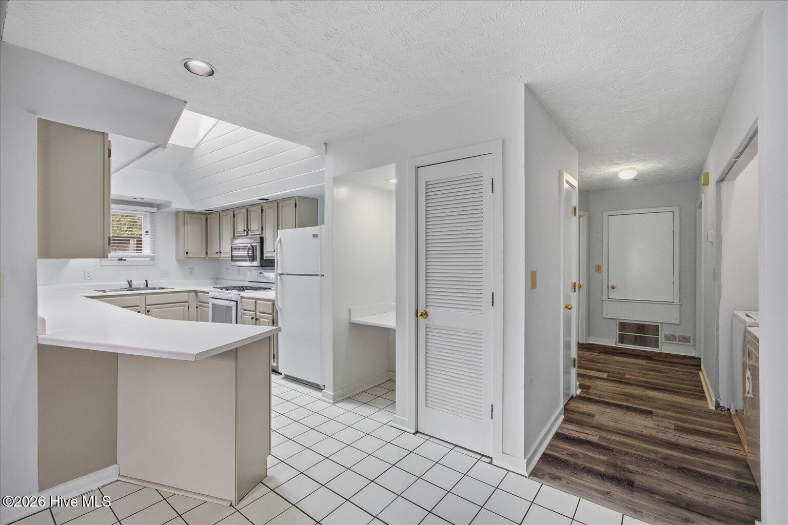 100555518 | Photo 18