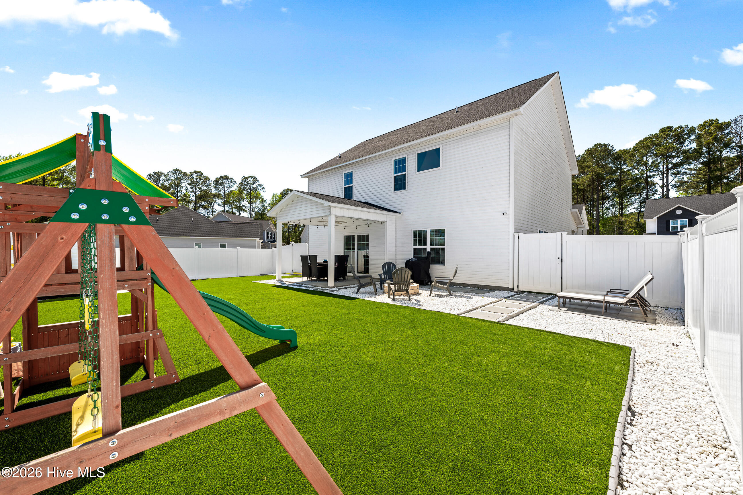 100567296 | Photo 39