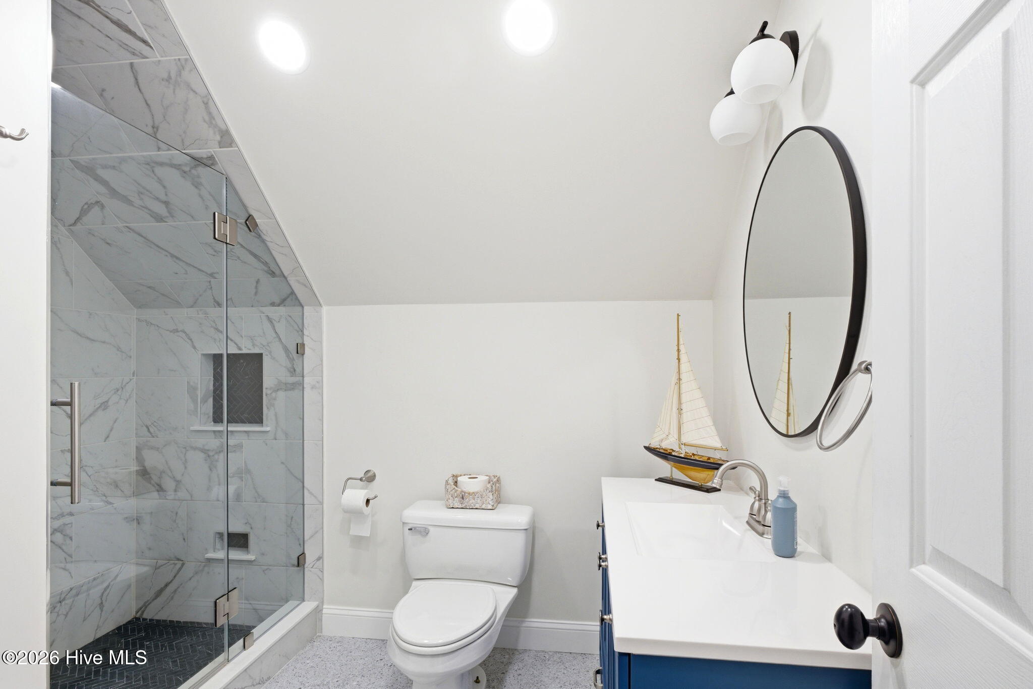 100563483 | Photo 24