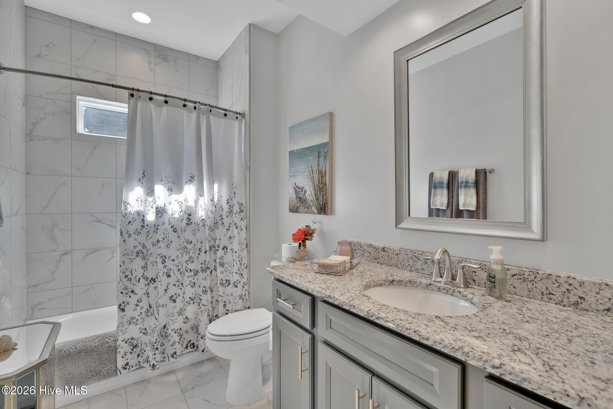 100549204 | Photo 28