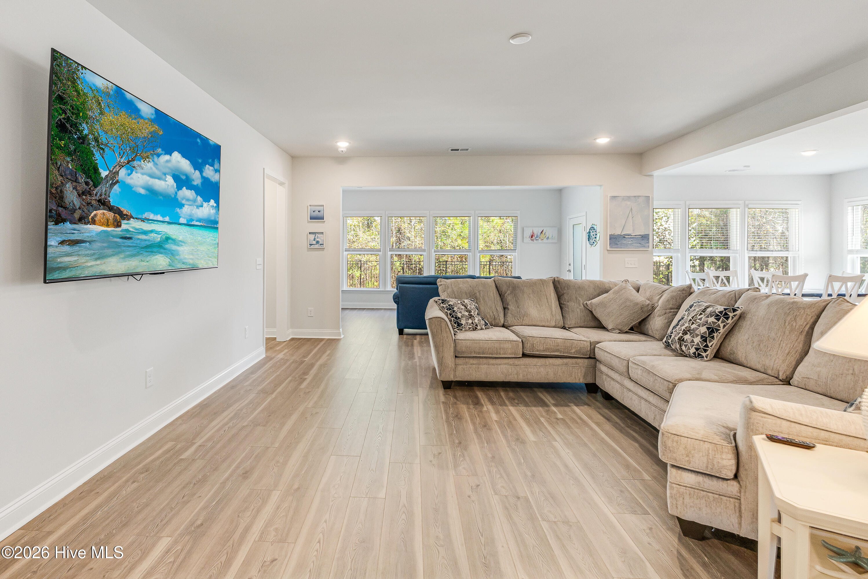 100559661 | Photo 11