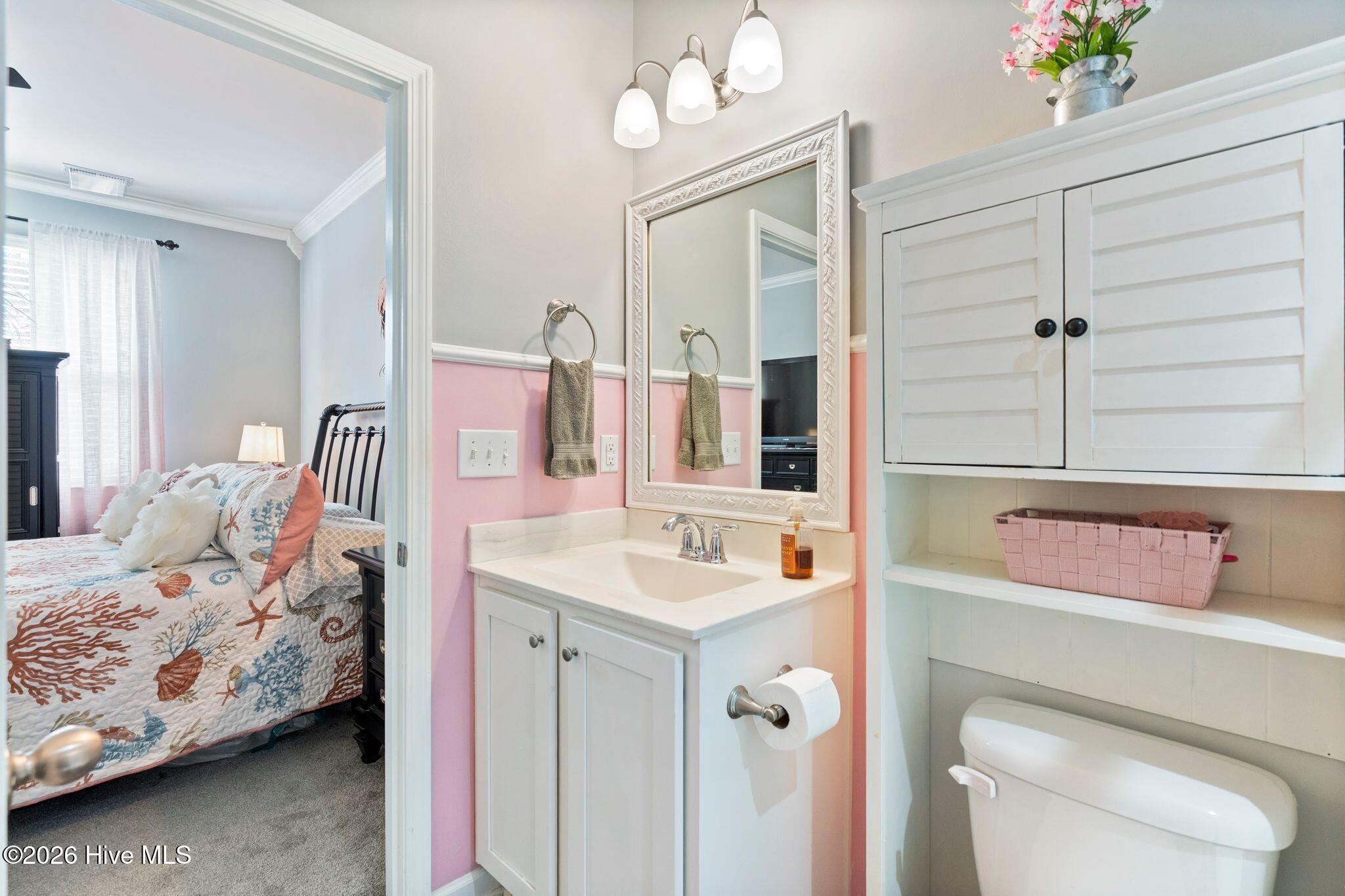 100550283 | Photo 35