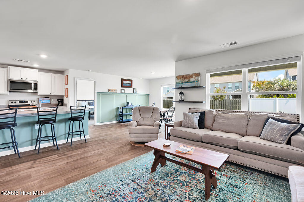 100569698 | Photo 17