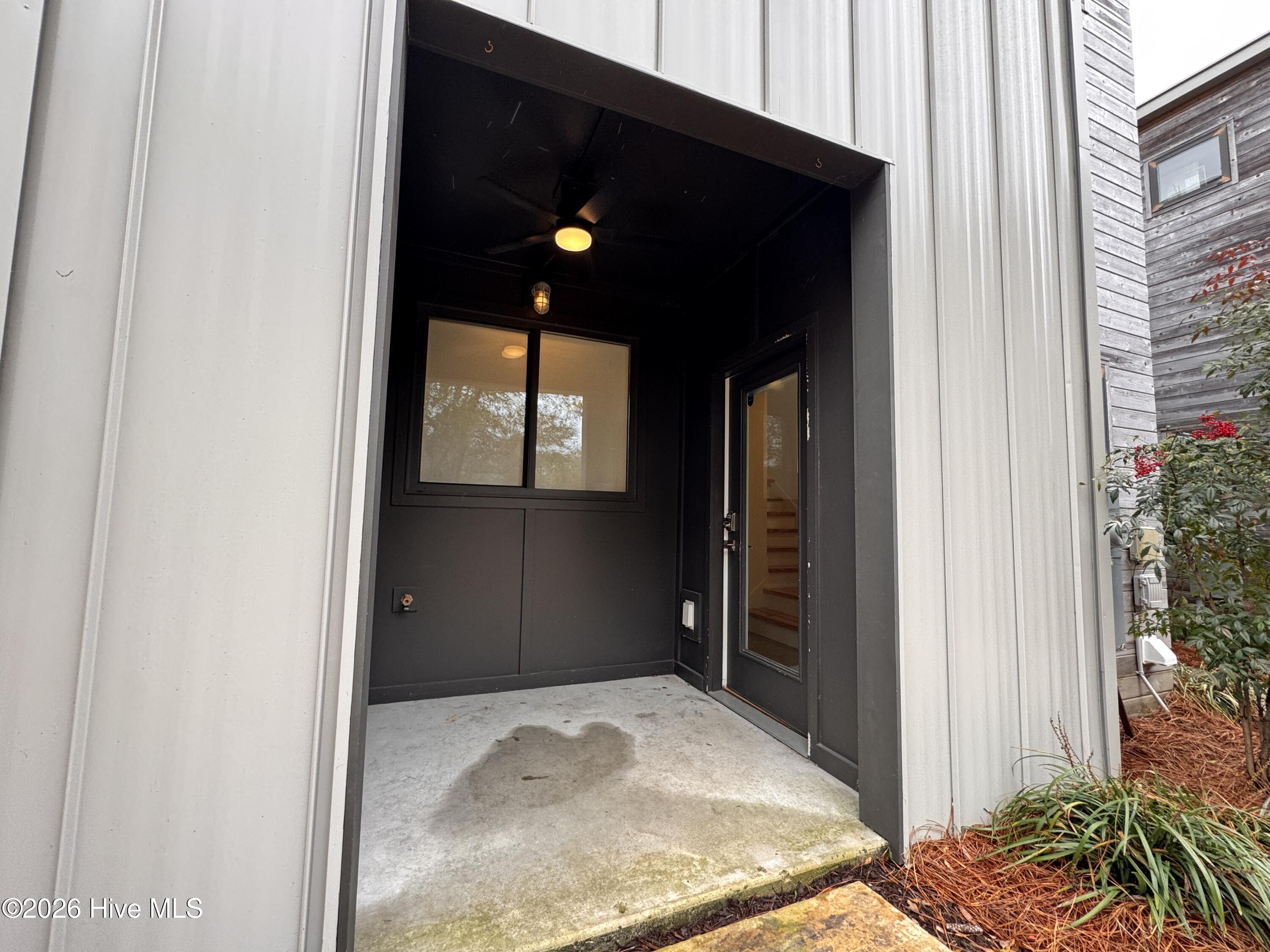 100553262 | Photo 23