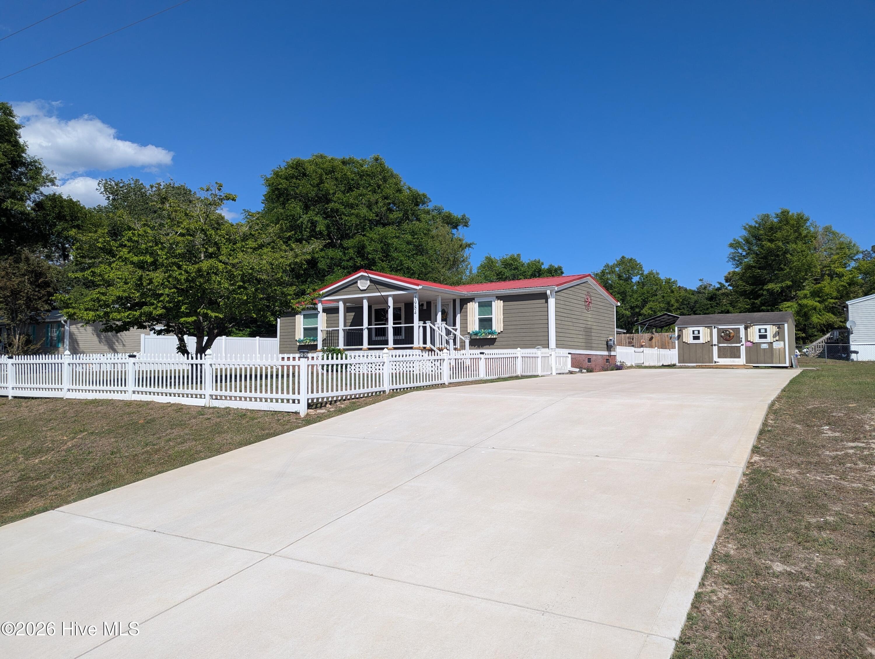 100556092 | Photo 23