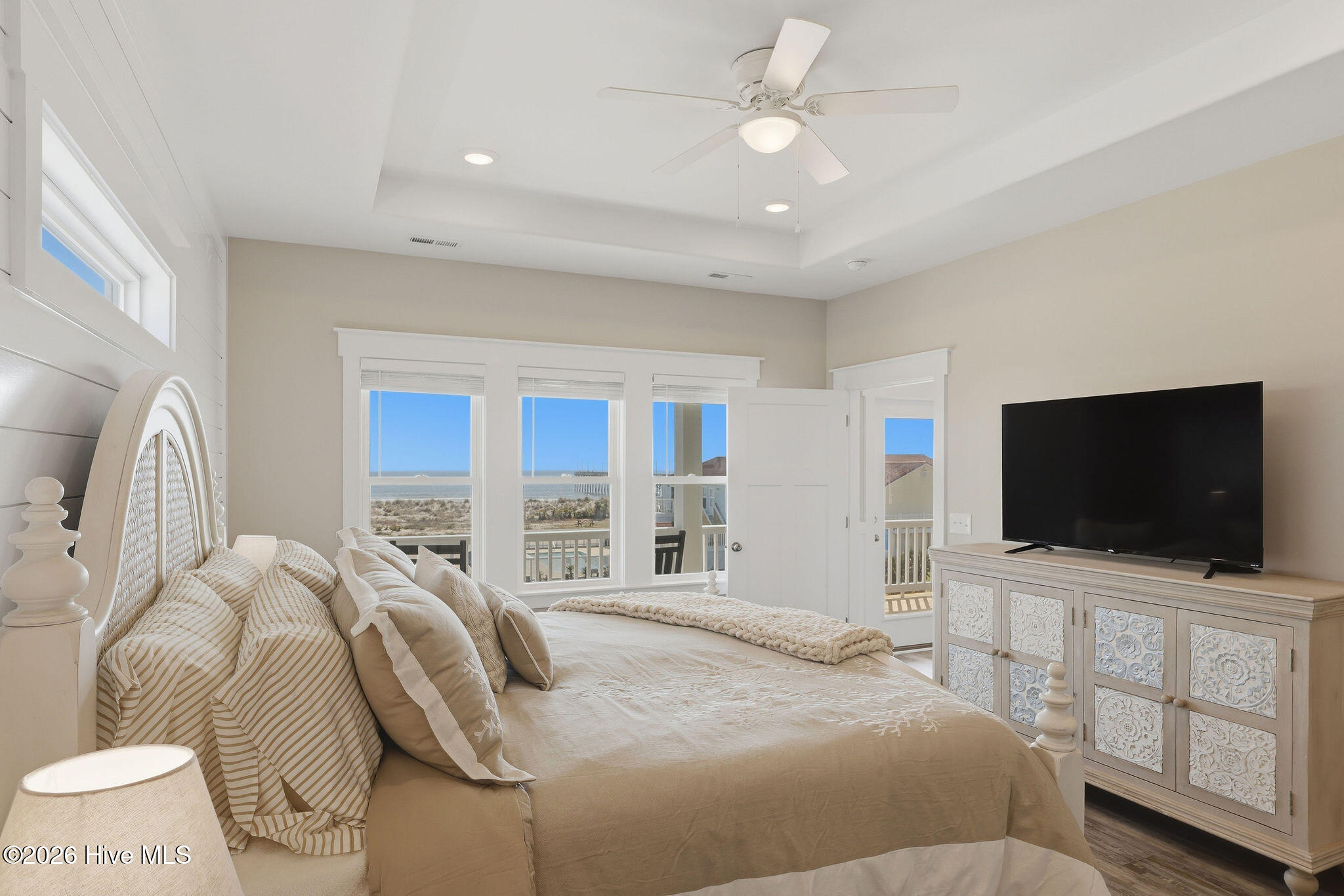 100559118 | Photo 40