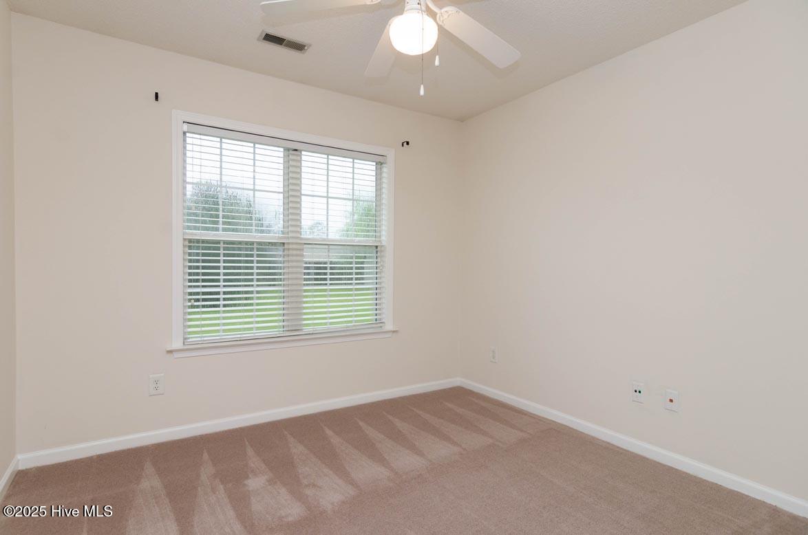 100562250 | Photo 18