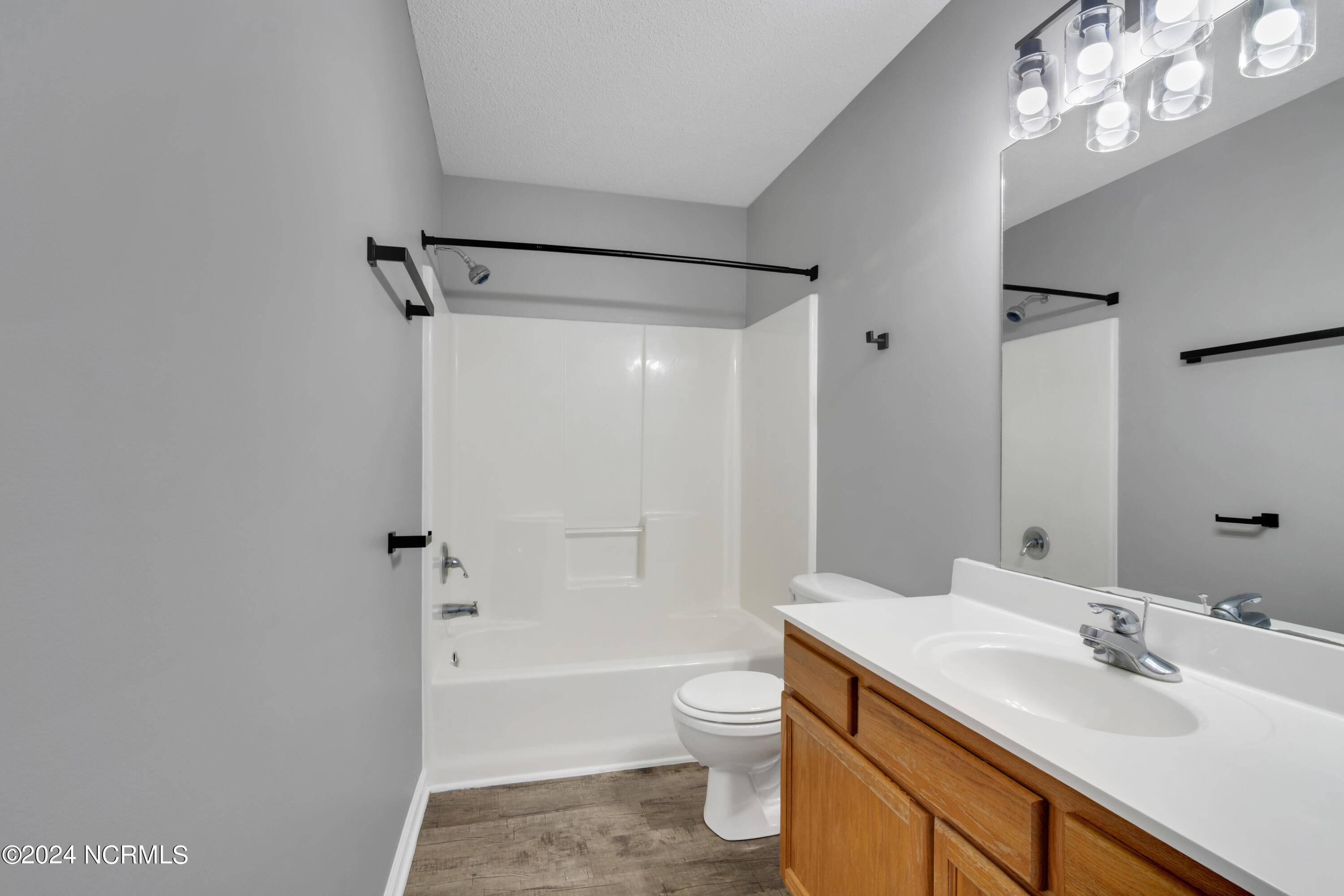 100544101 | Photo 13