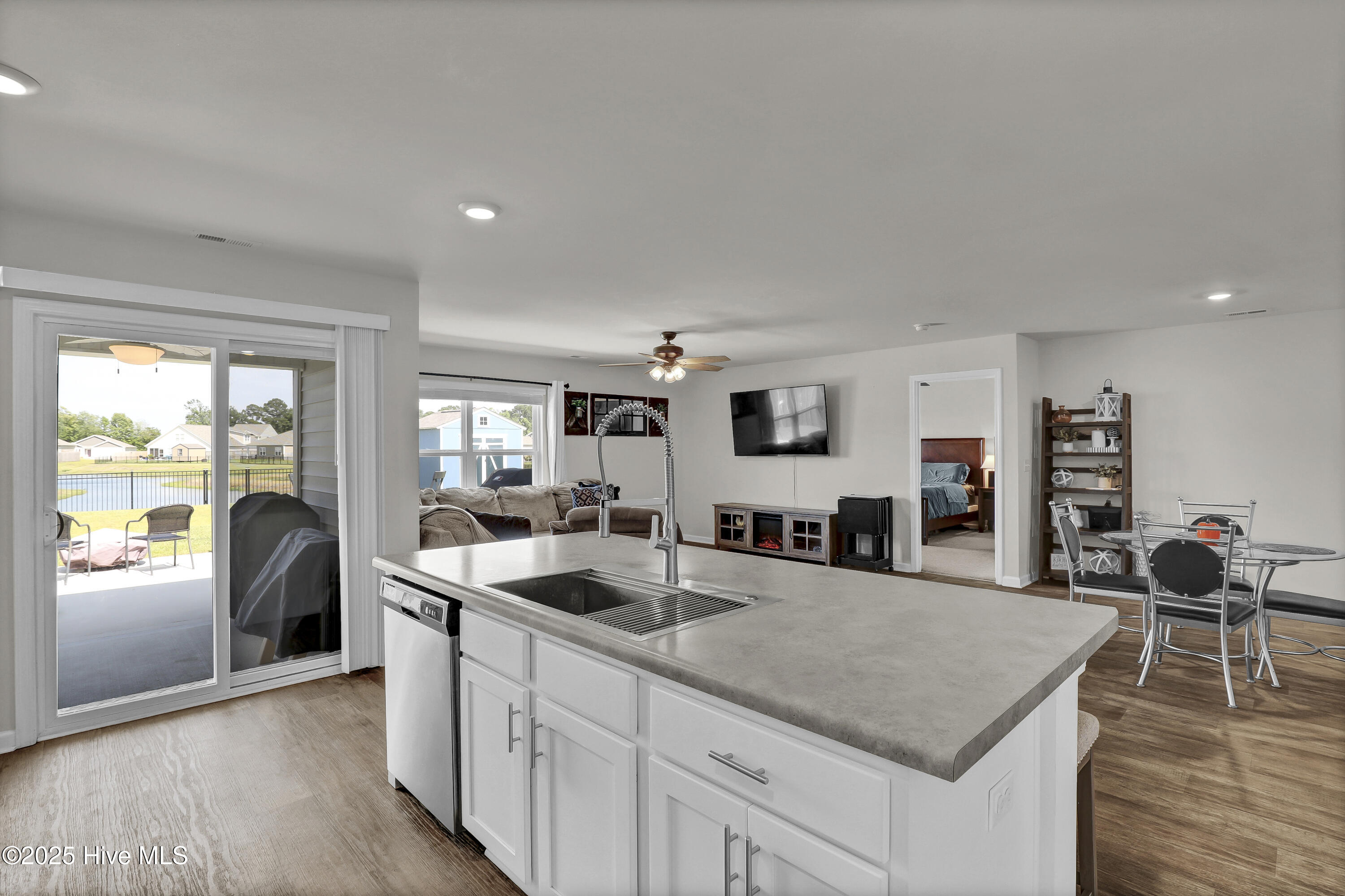 519 Birdsong Drive, Holly Ridge, NC 28445 – photo 9: Kitchen