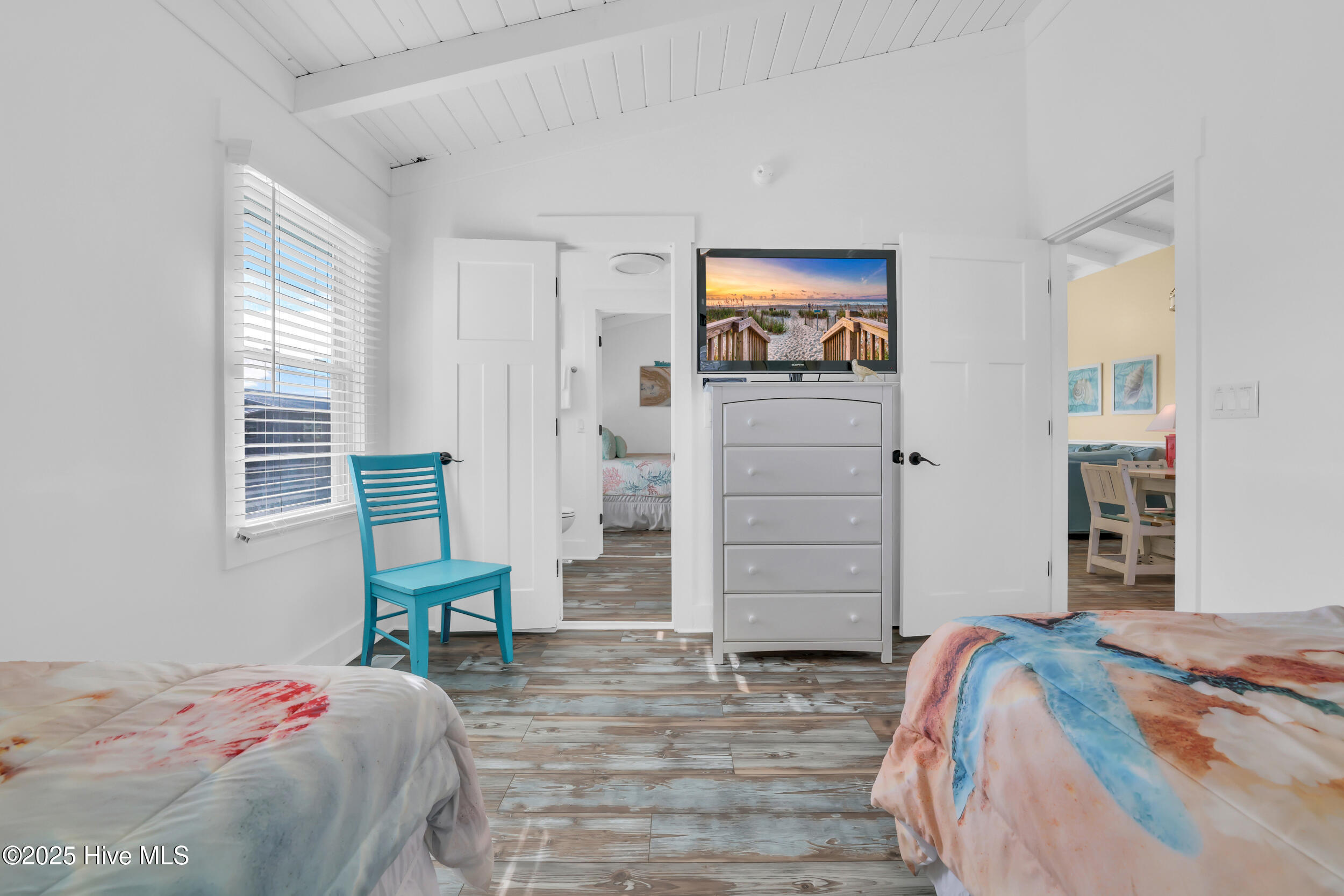 100536286 | Photo 28