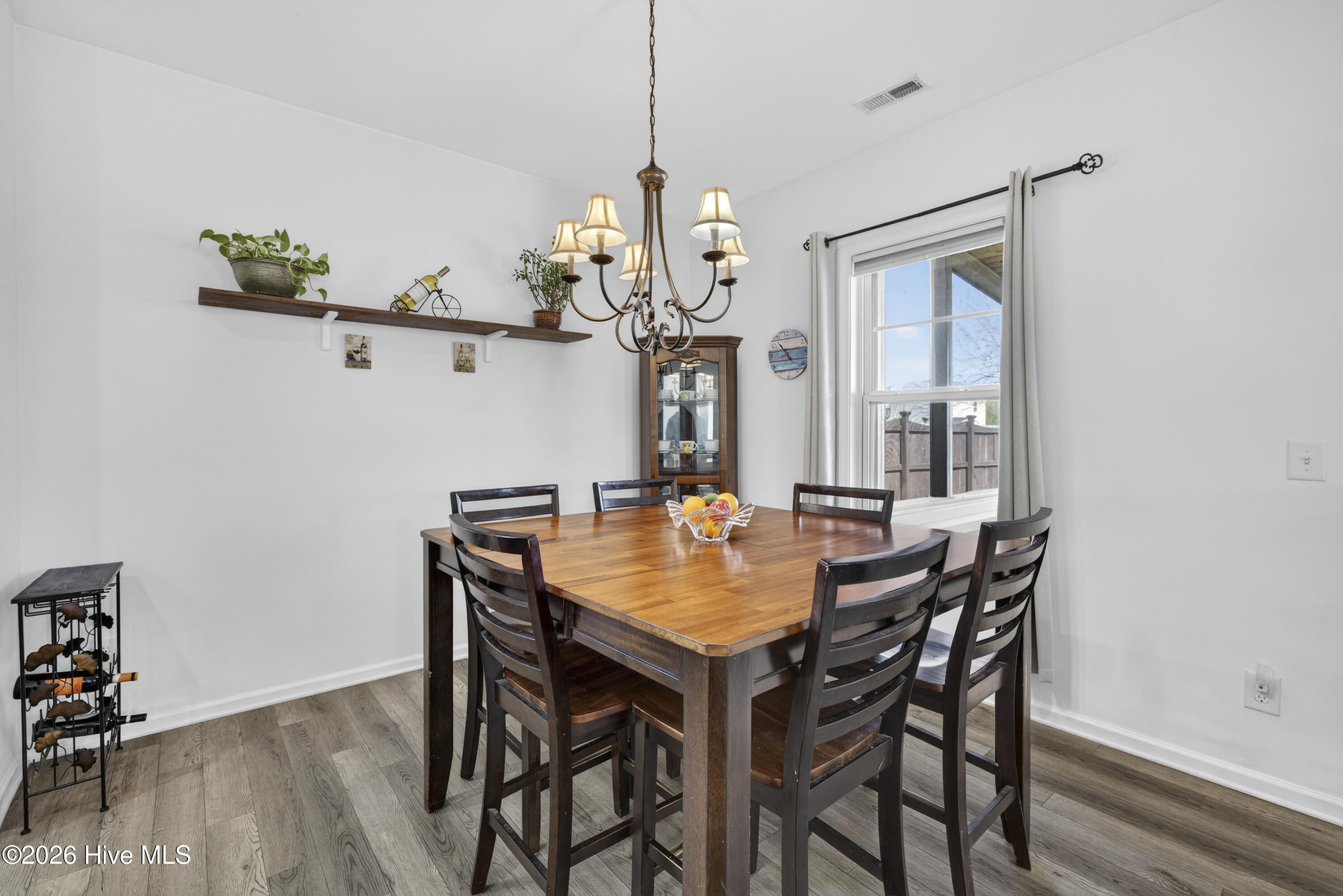 100560873 | Photo 21