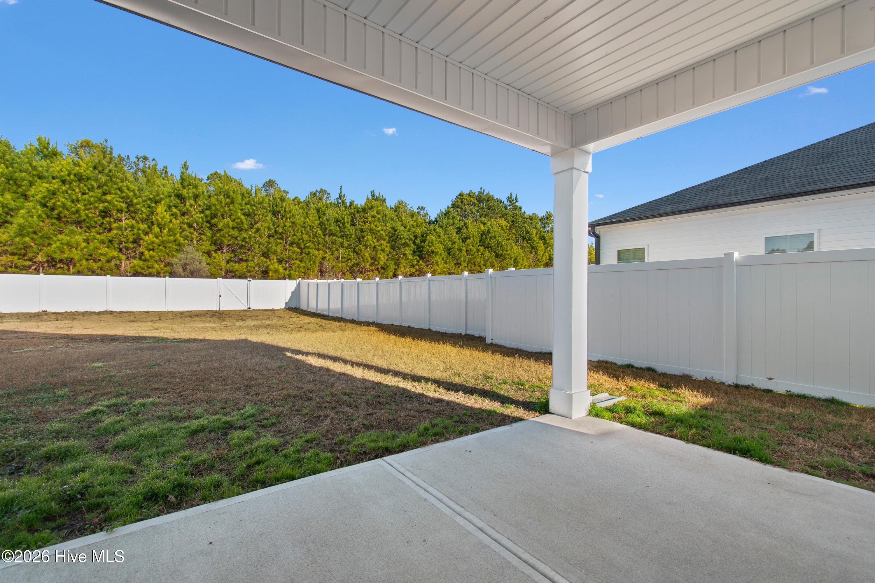 100547710 | Photo 30