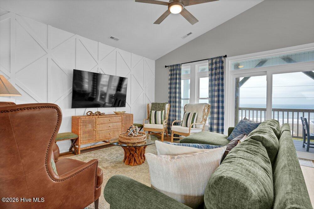 100558535 | Photo 35