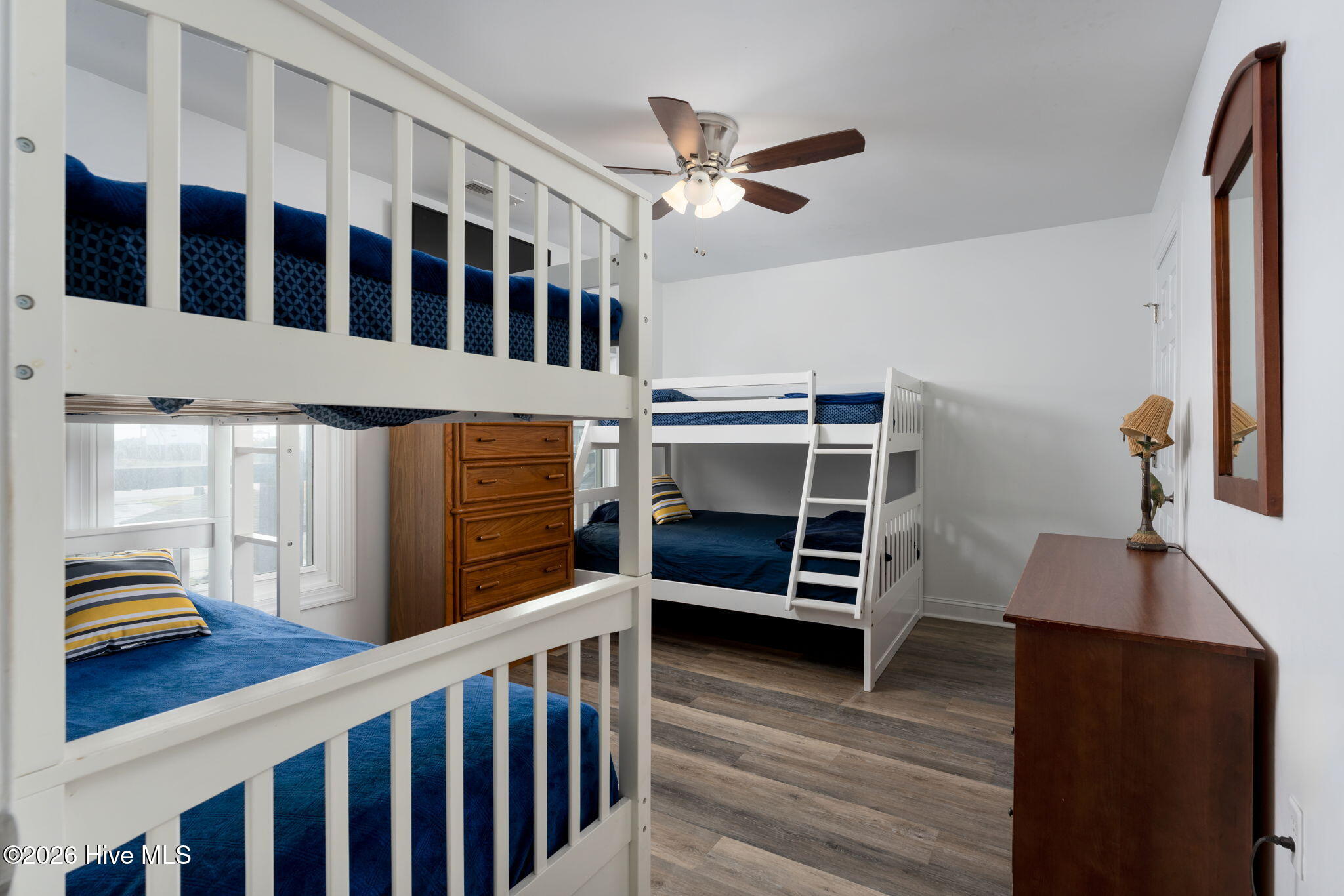 100560160 | Photo 31