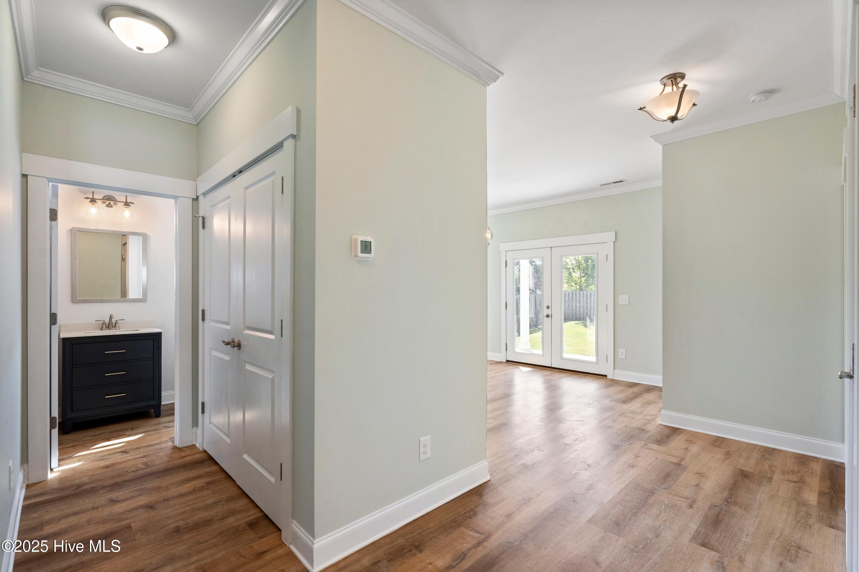 100527219 | Photo 31