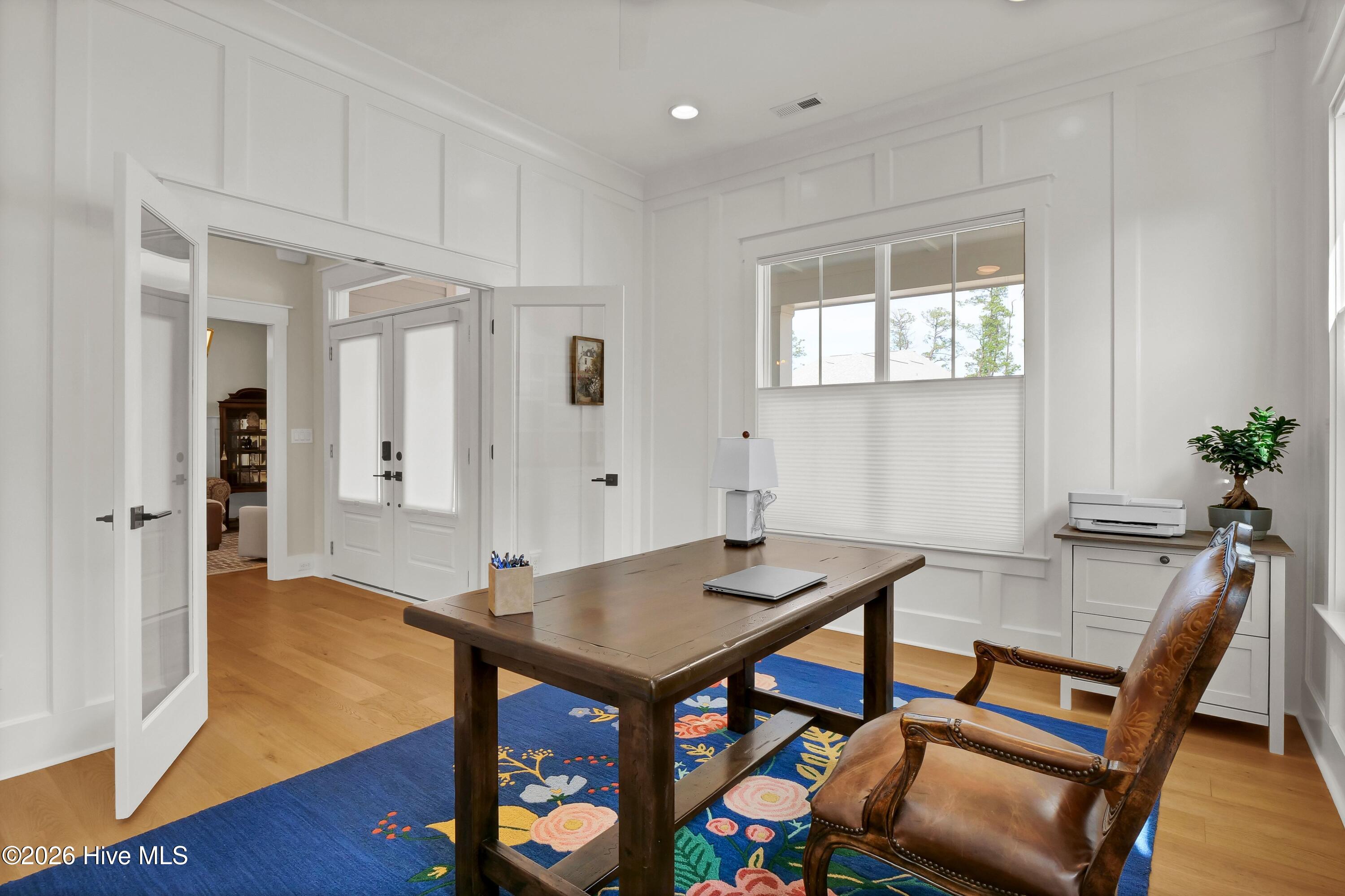 100566298 | Photo 11