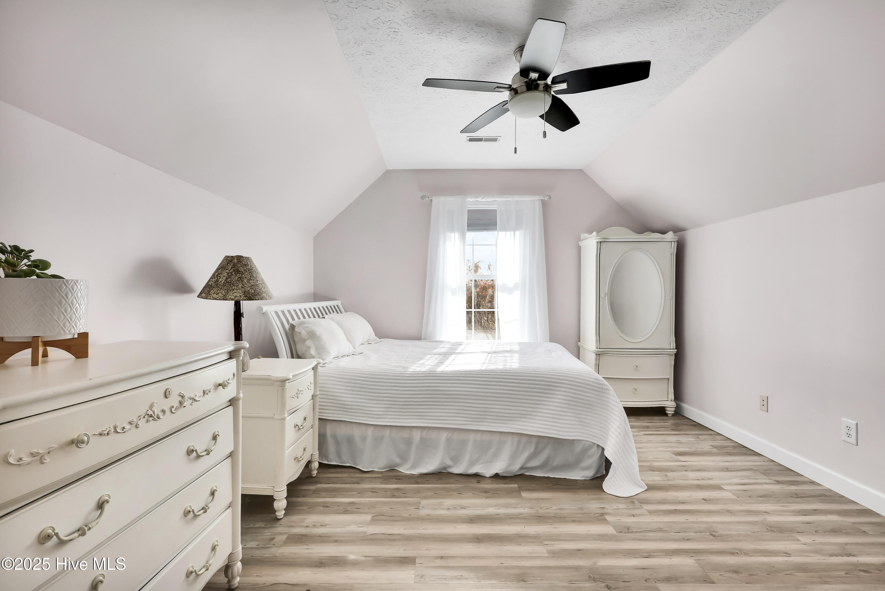 100544452 | Photo 28