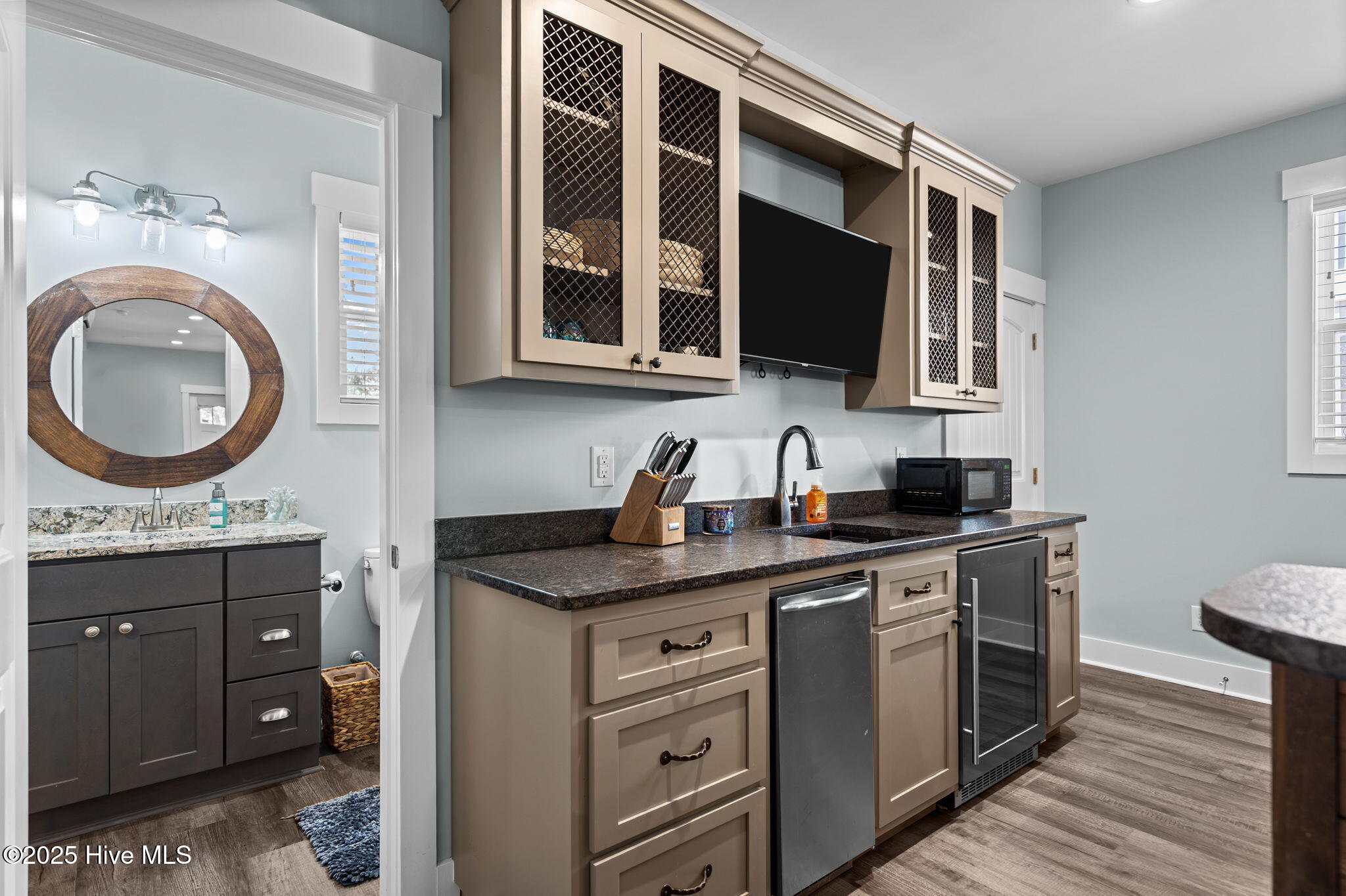 100521315 | Photo 37