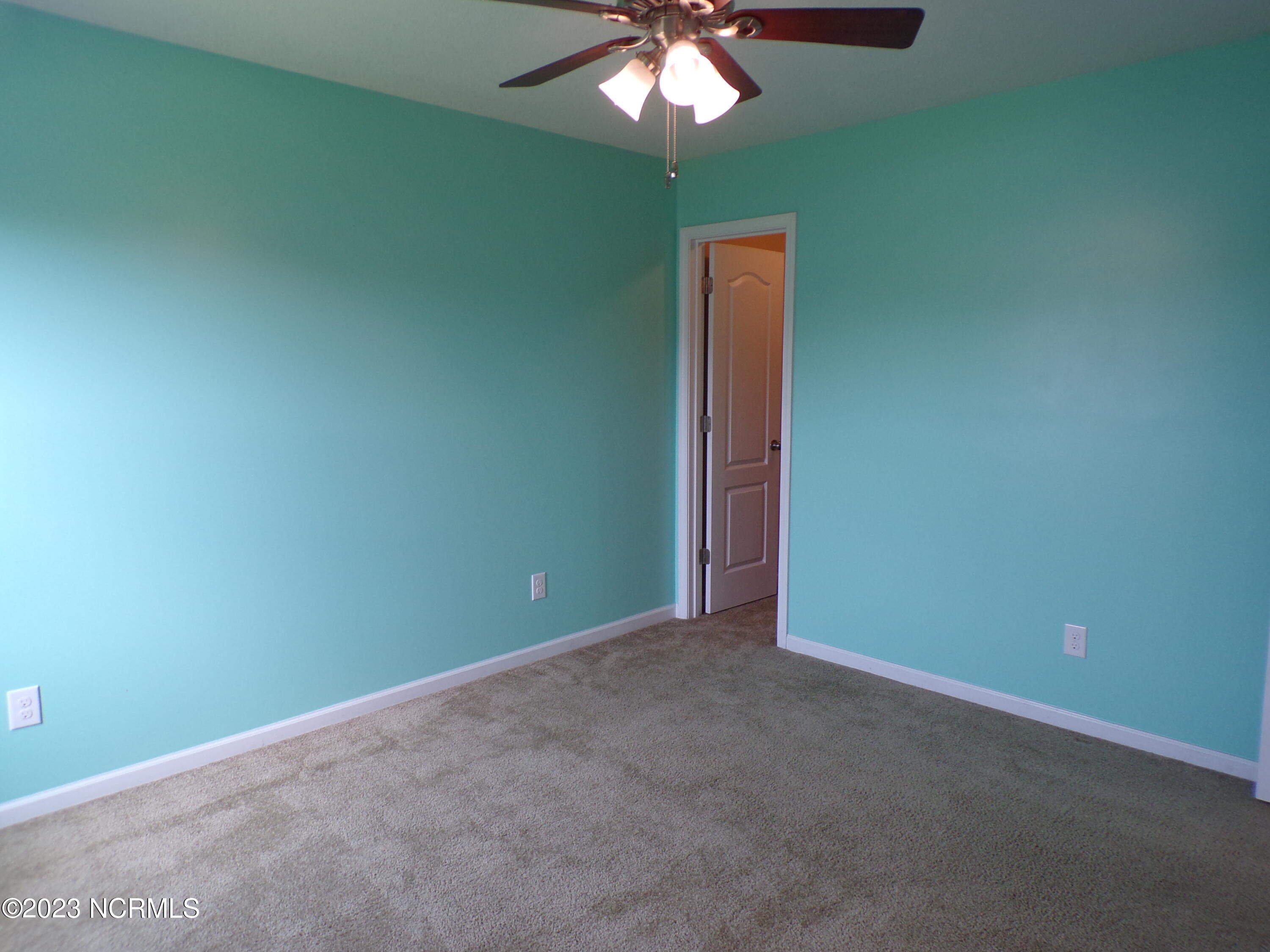 100559579 | Photo 35