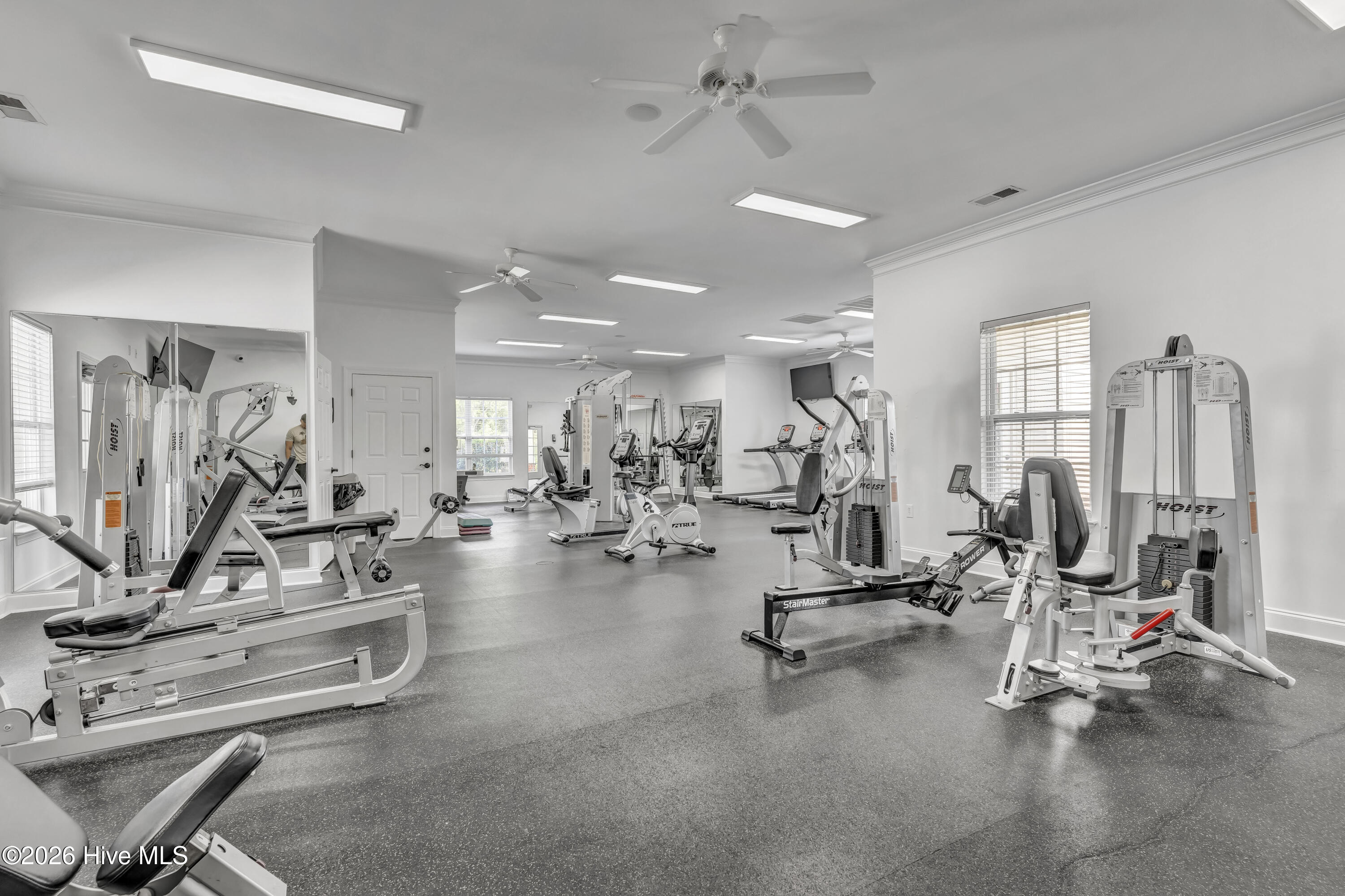 100549399 | Photo 31