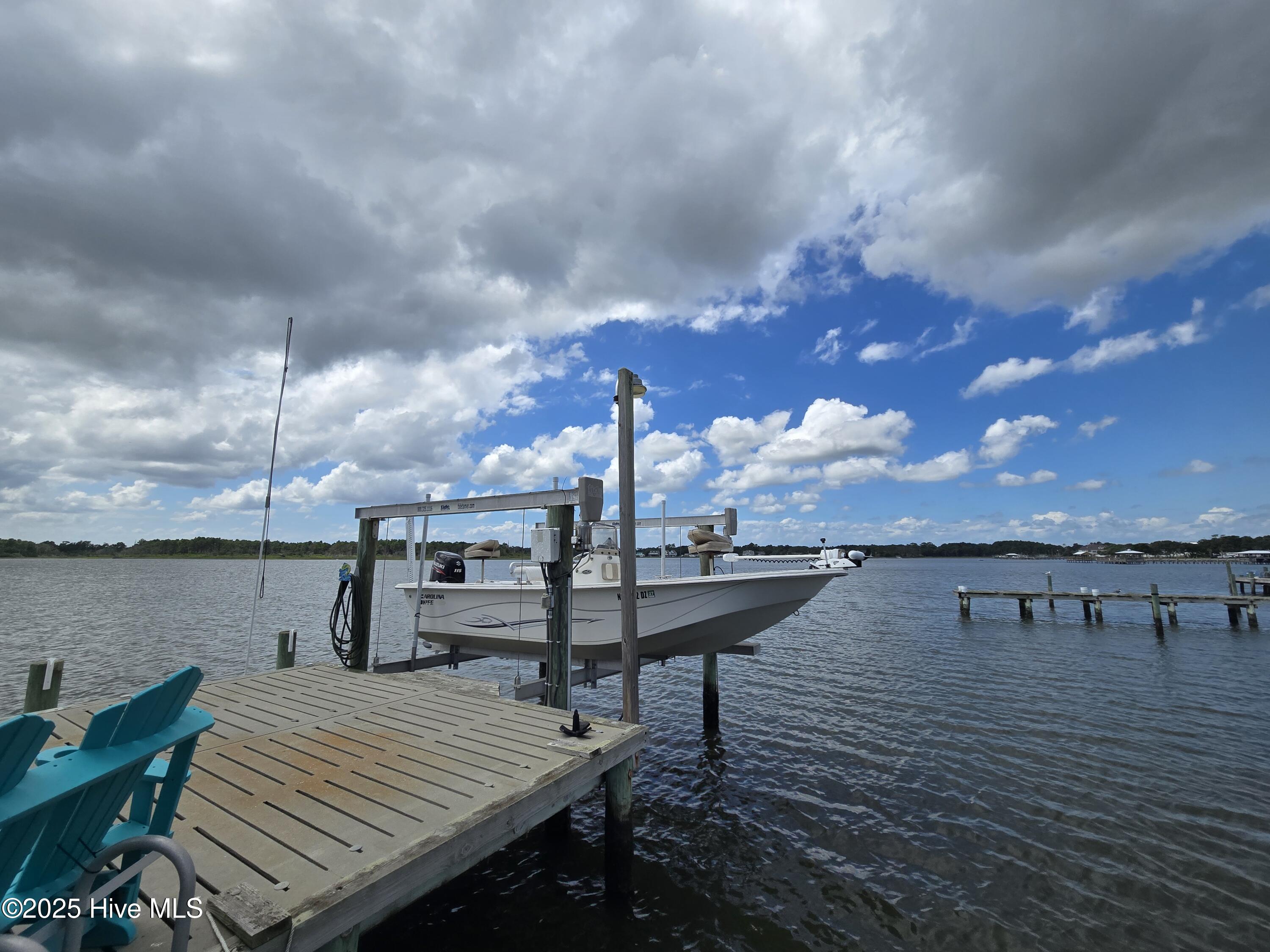 429 Live Oak Road,Newport