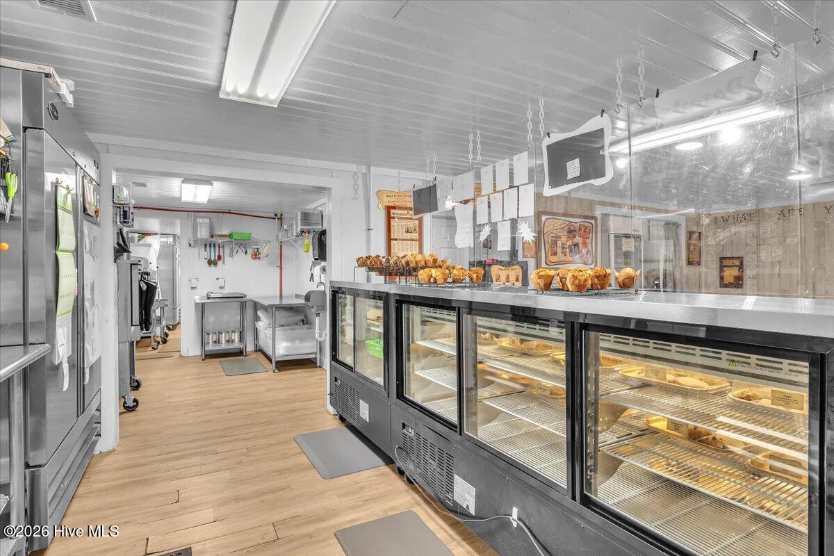 100551922 | Photo 70