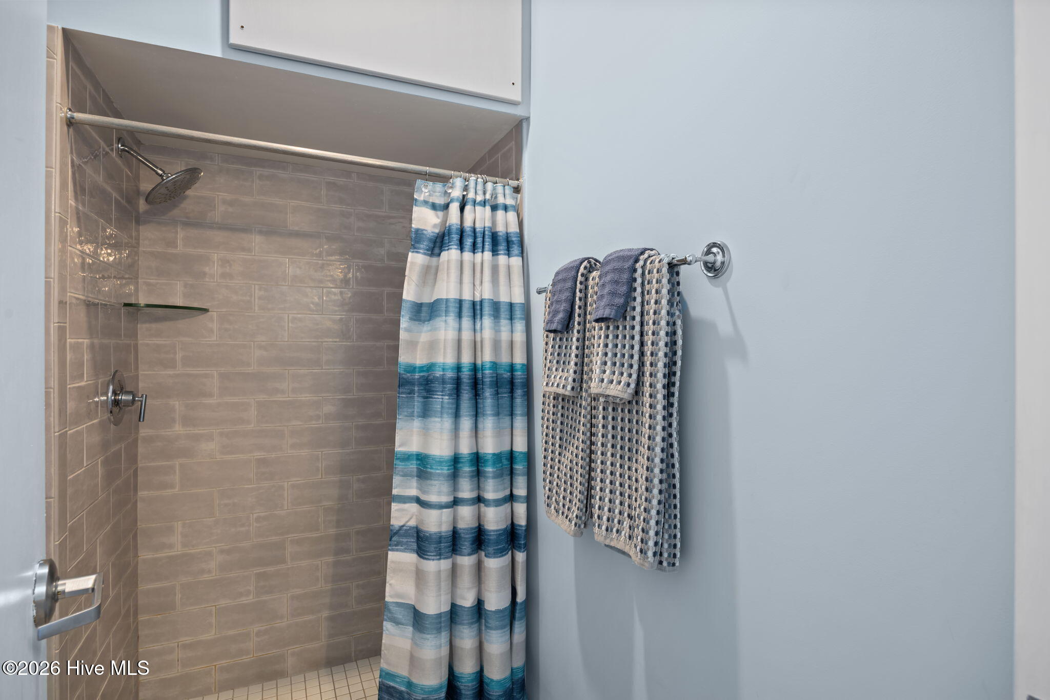 100566225 | Photo 27